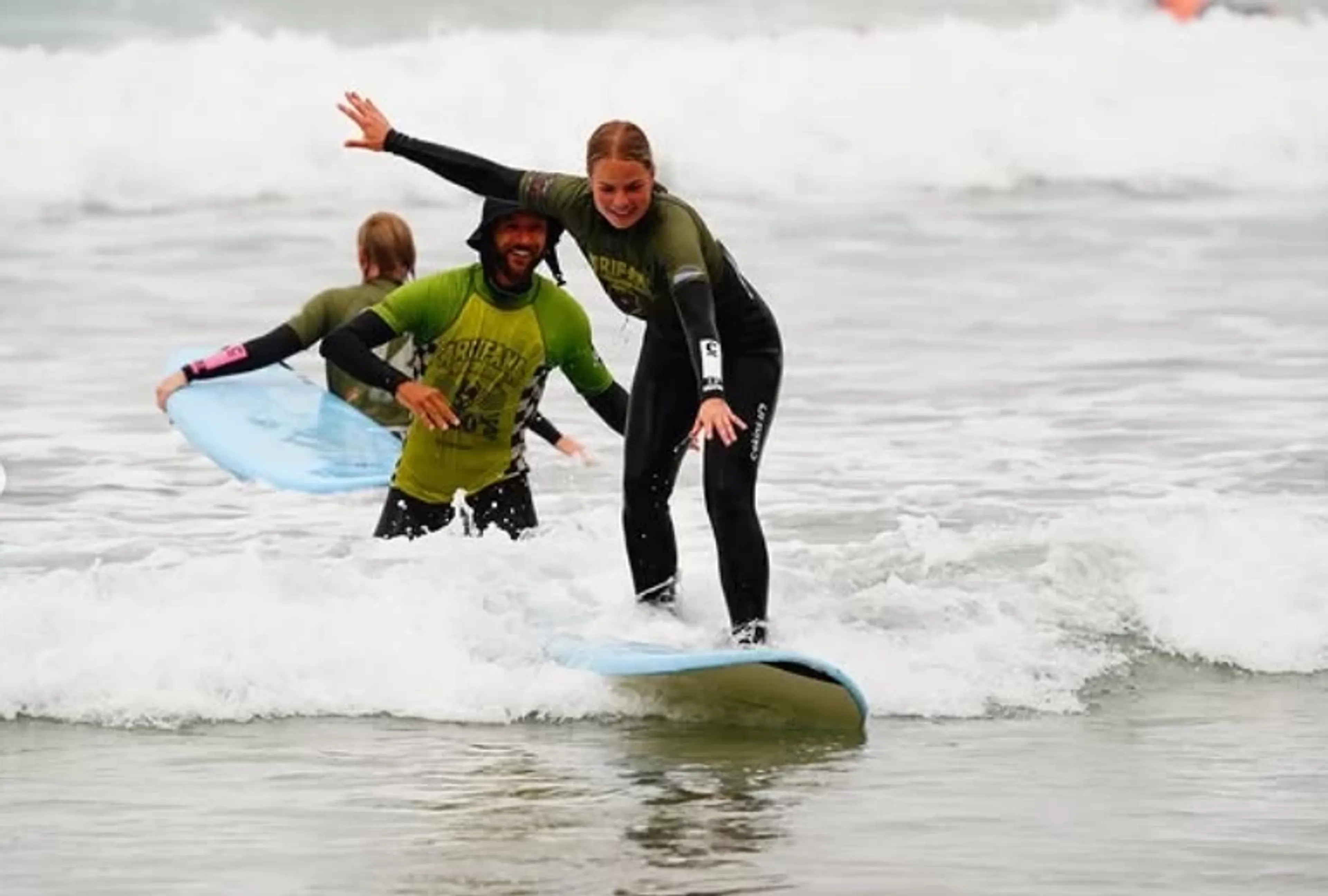 Surfcamp an der Algarve: Entspannte Atmosphäre &  jede Menge Spaß - 5