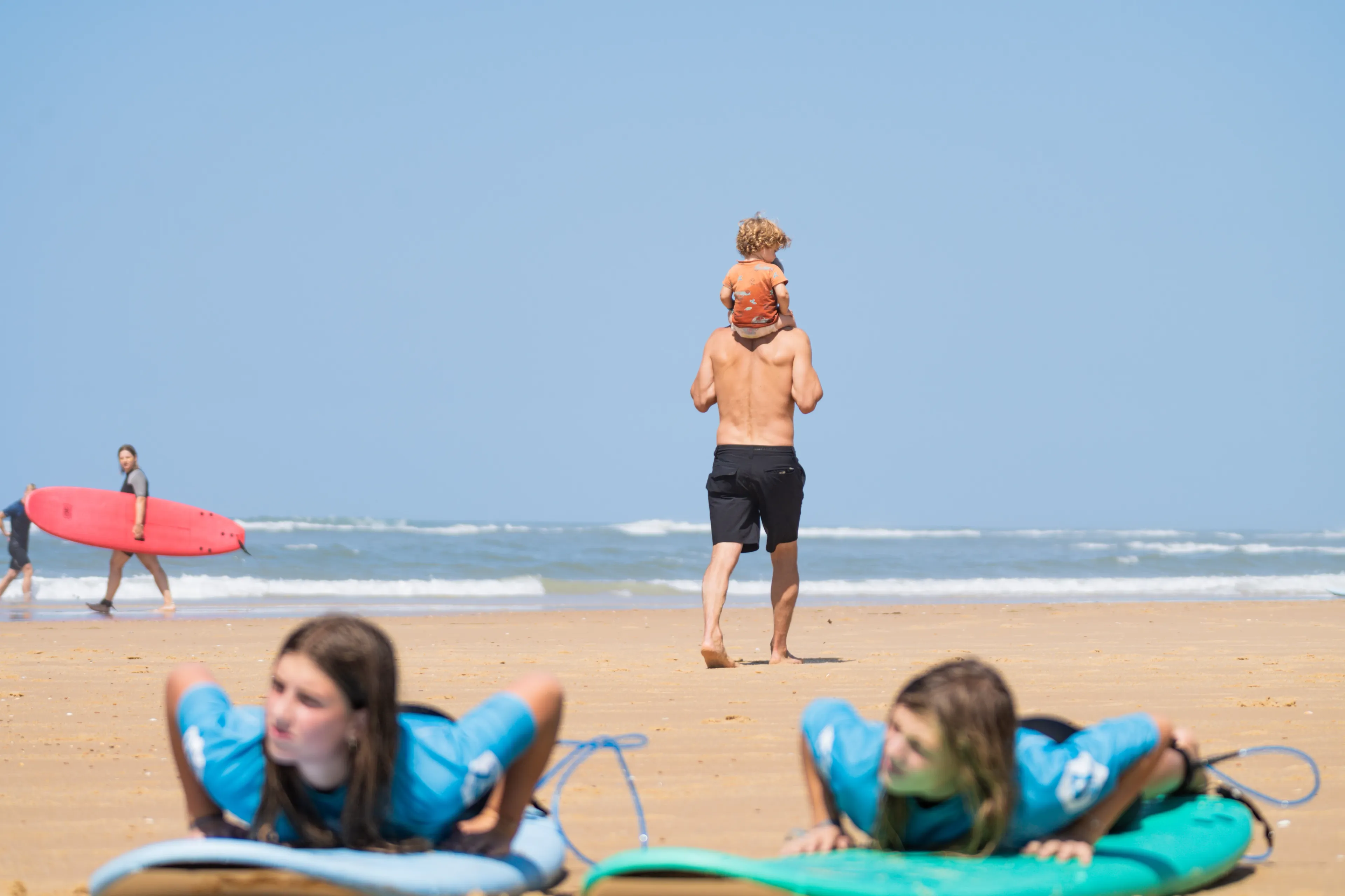 Wellenzeit für Familien: Euer gemeinsamer Surfurlaub in der Natur - 2