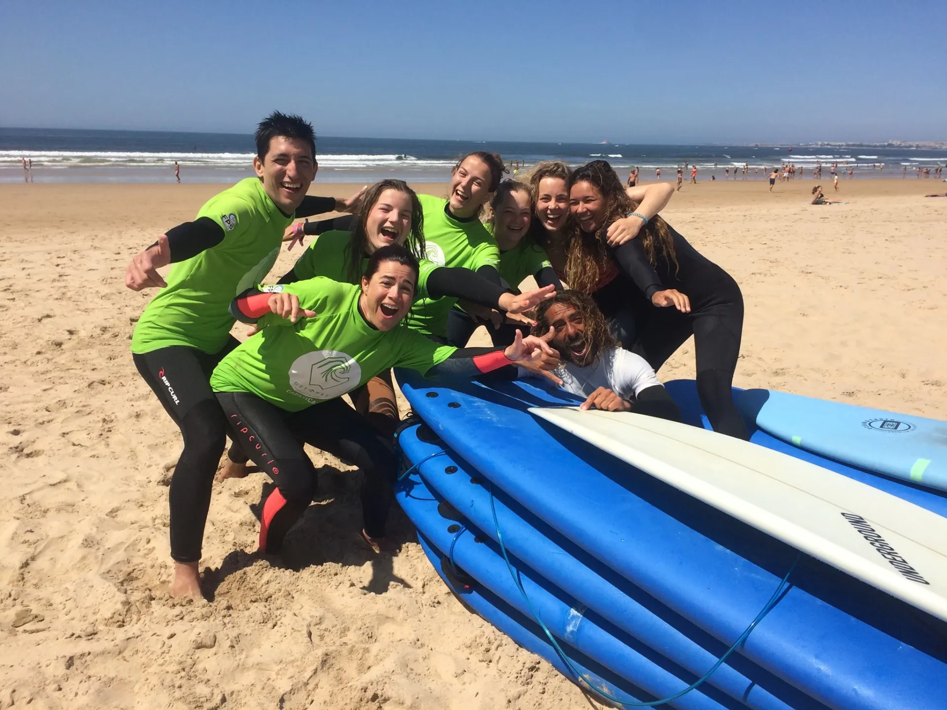 Erlebe dein Surf-Abenteuer an der Costa da Caparica vor Lissabon