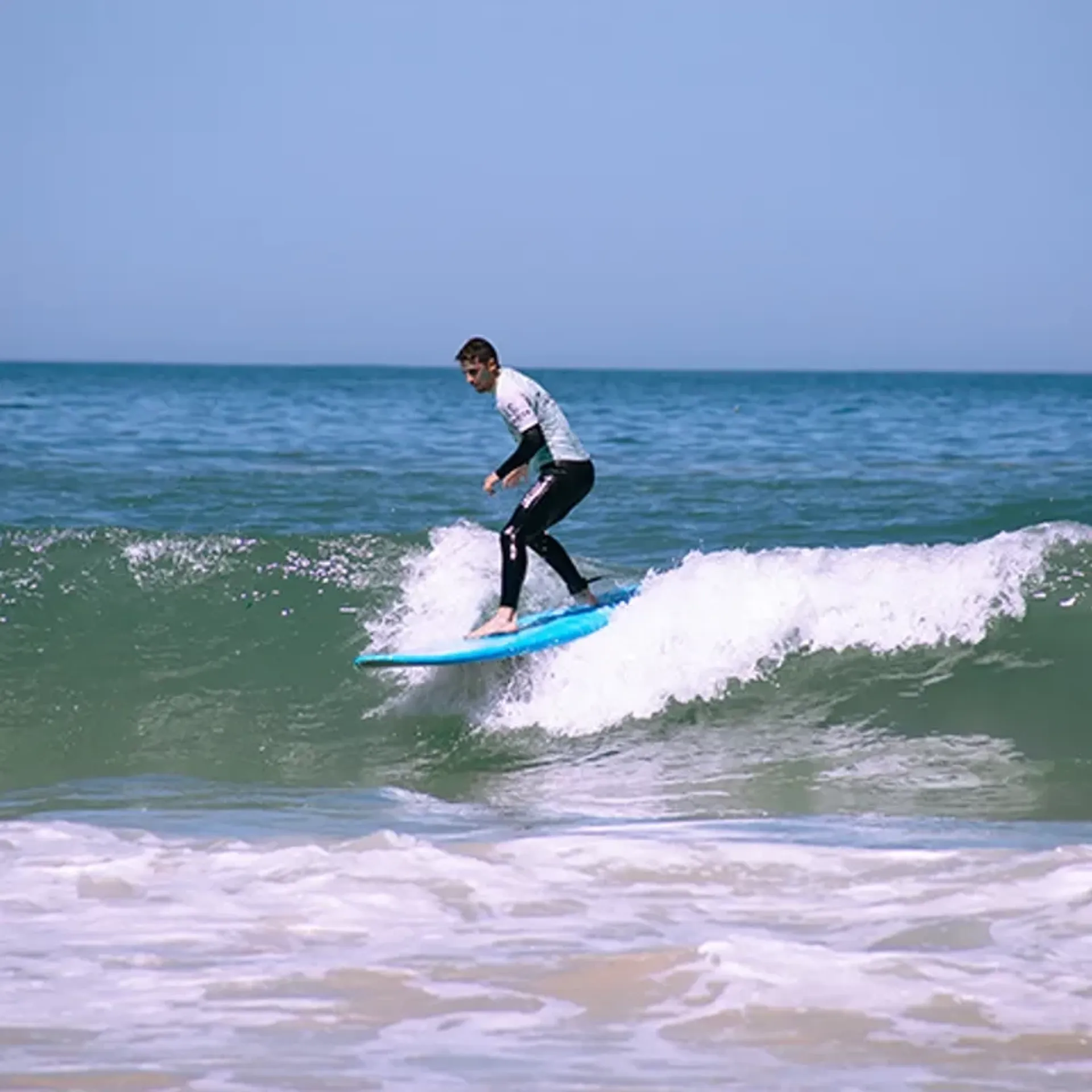 Surf- und Aquarell-Retreat in Santa Cruz mit Künstler Johny Viera - 3