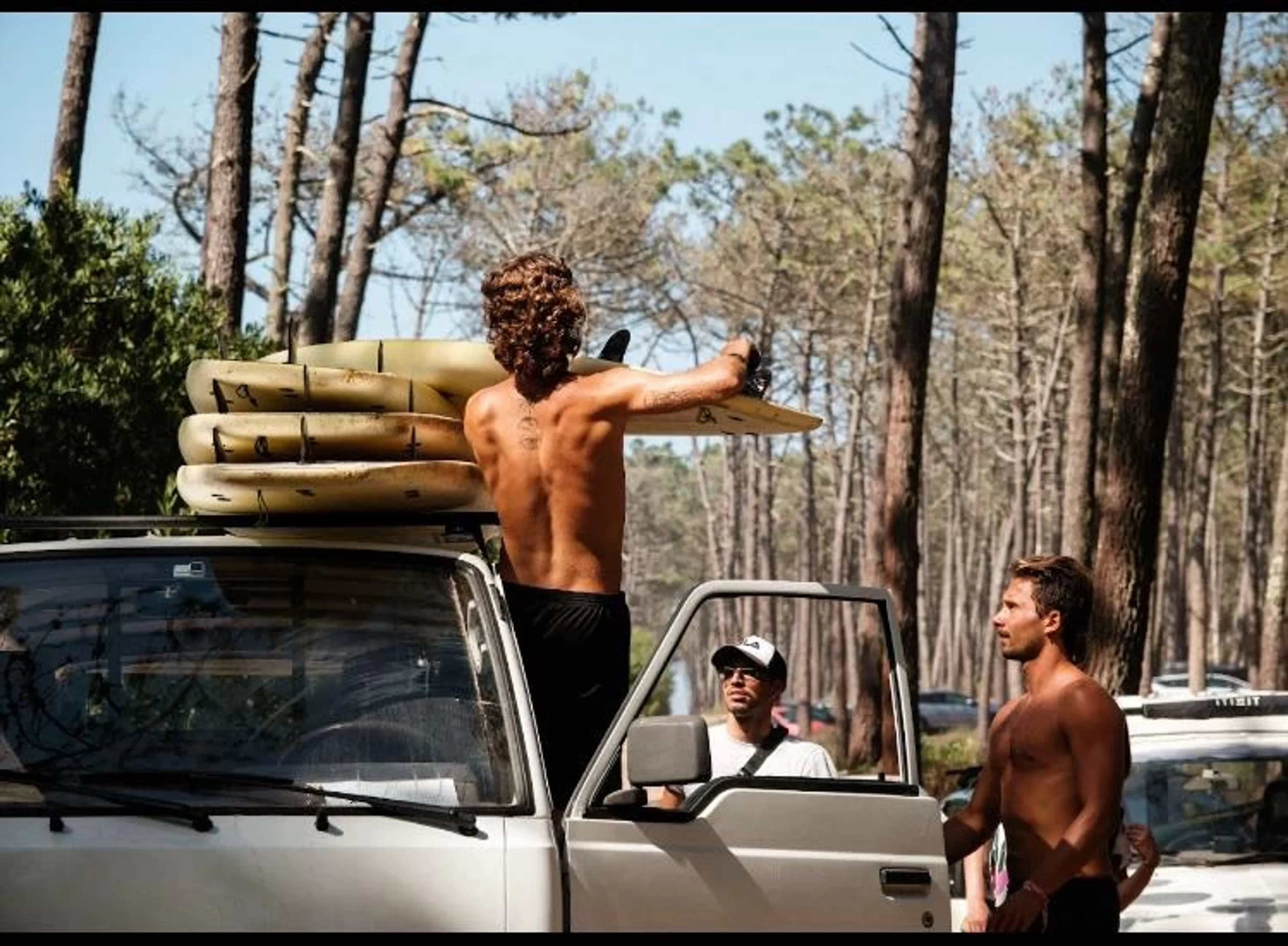 Eco Surf Camp im Pininenwald: Schuhe aus und ab in die Wellen - 2