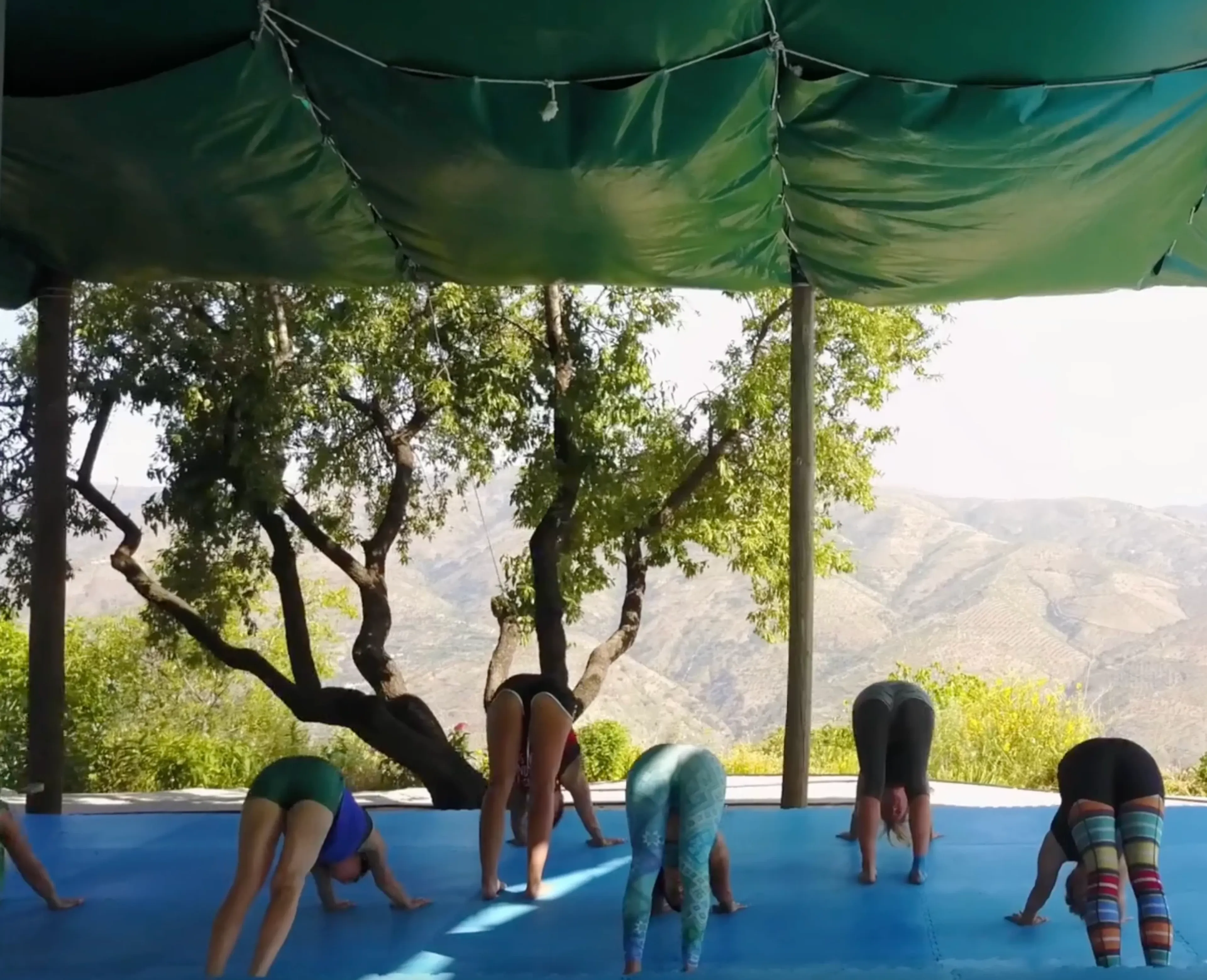 Kreativität, Yoga und Achtsamkeit in den Bergen von Granada