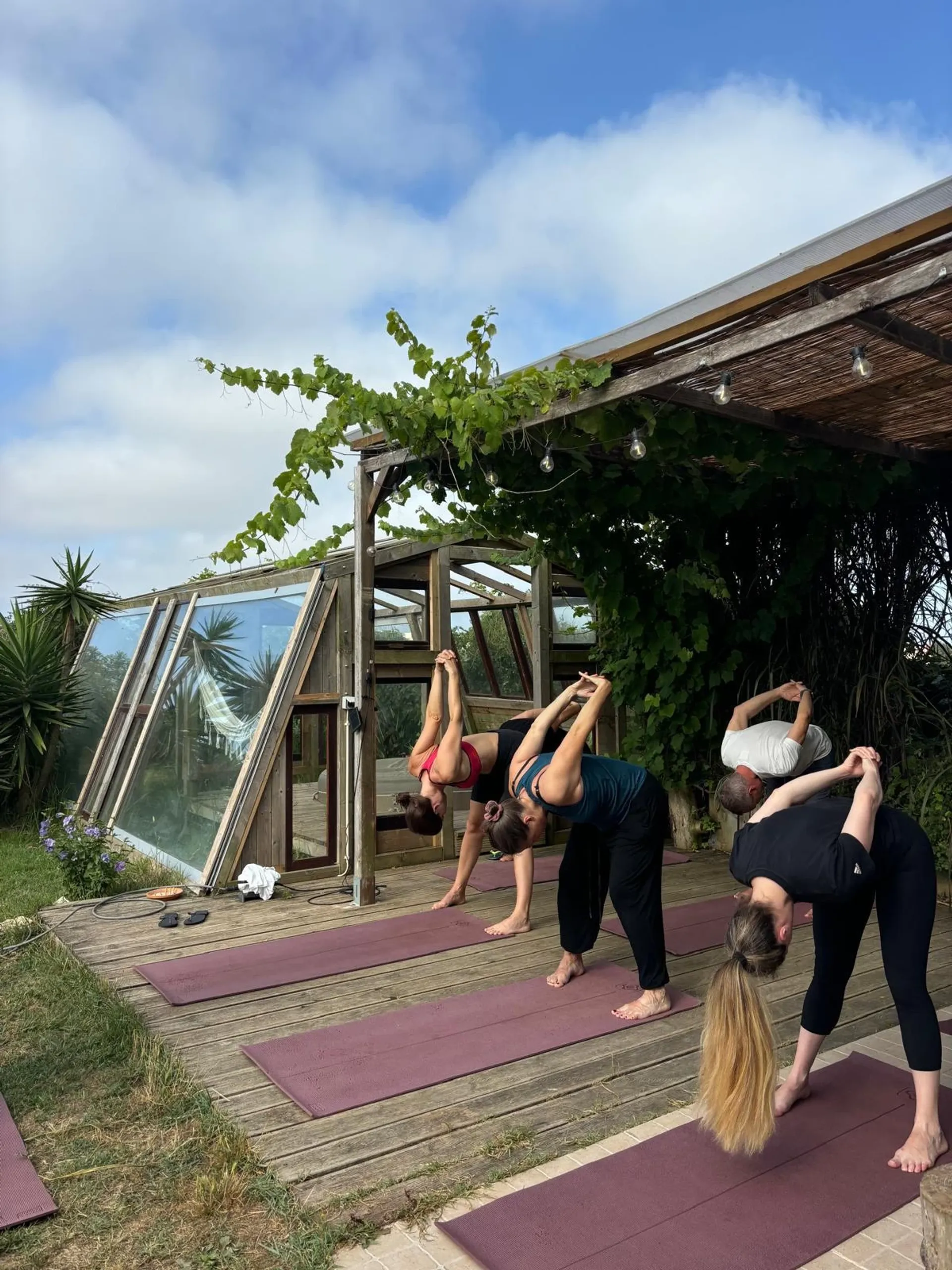 Flow by the Coast: Deine Yoga & Surf Auszeit am Meer - 3