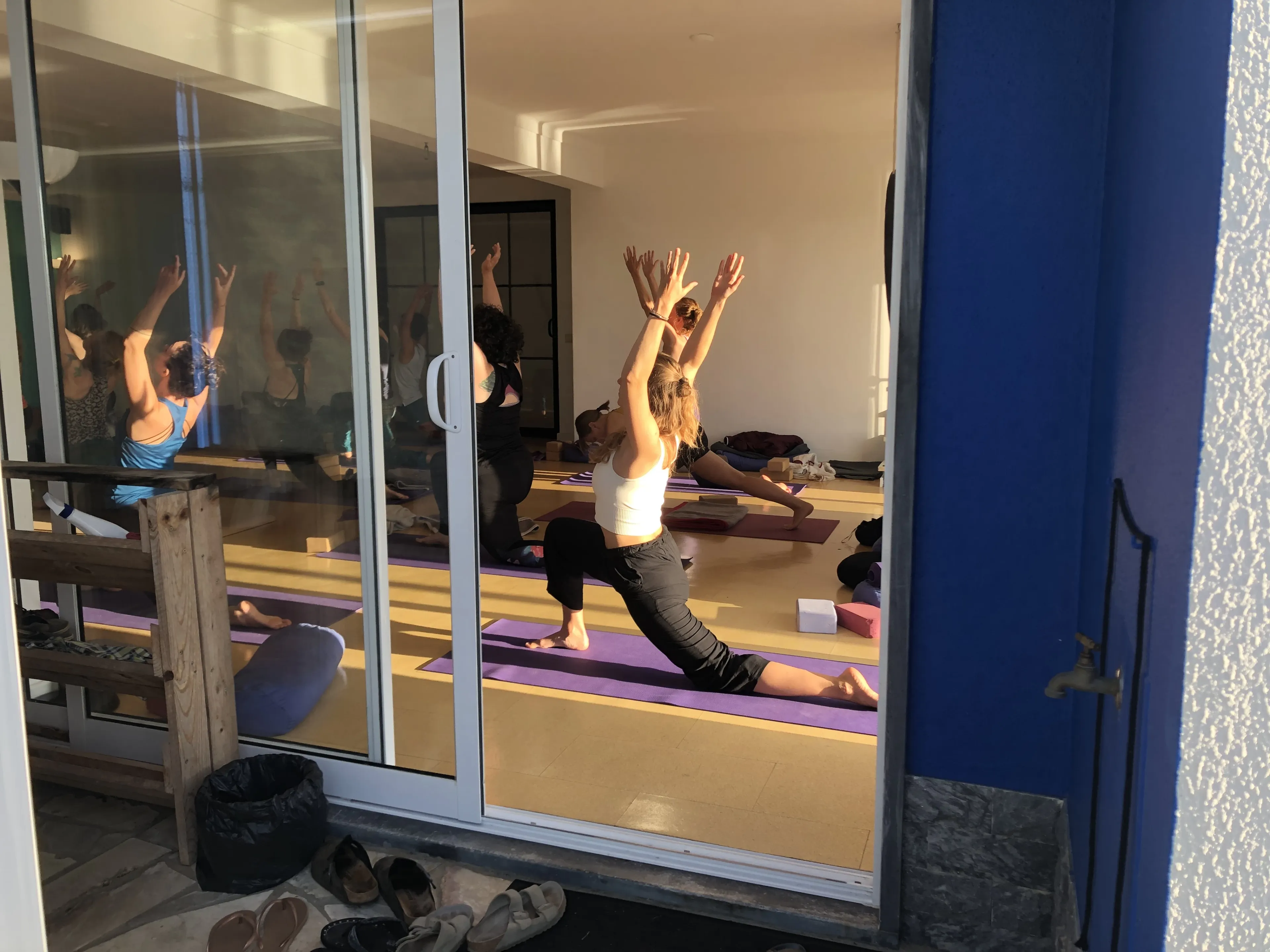 Die perfekte Balance zwischen Yoga und Surfen unter Portugals Sonne - 1