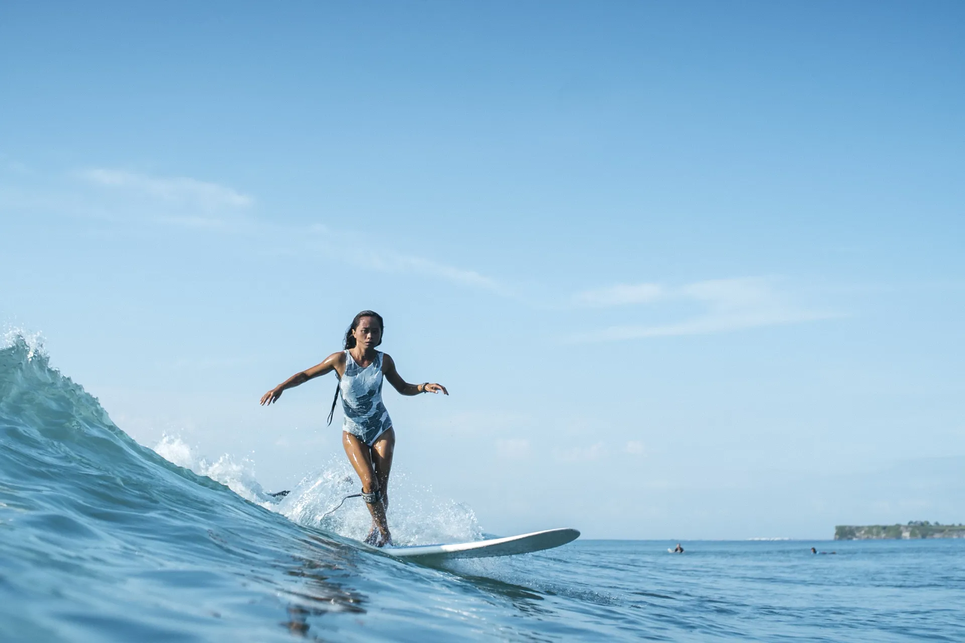 Klippen, Wellen, Insel-Vibes: Surfurlaub mit Yoga in Uluwatu - 5