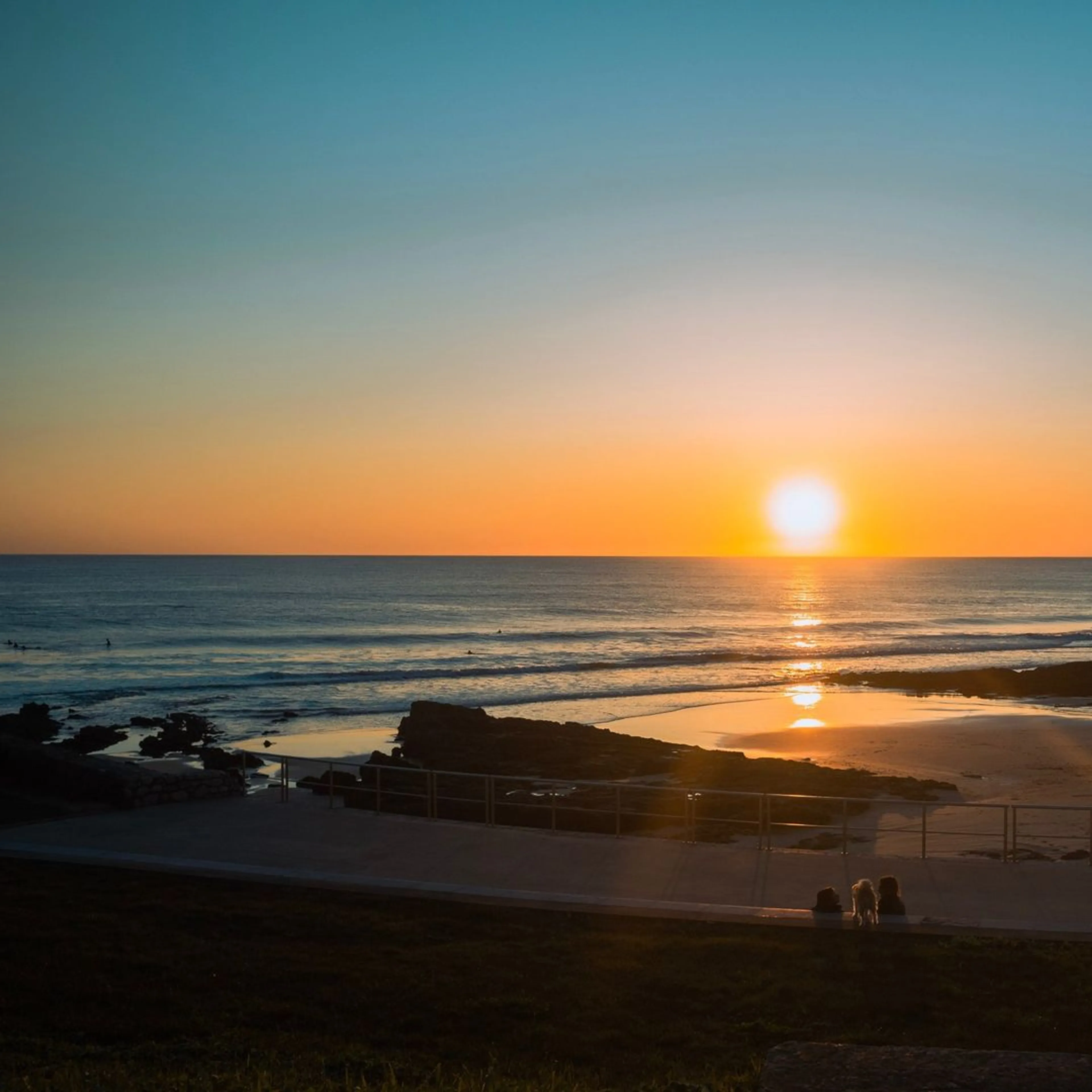 Surfcamp am Strand vor Lissabon: Surfen, Feiern & Gemeinschaft - 4