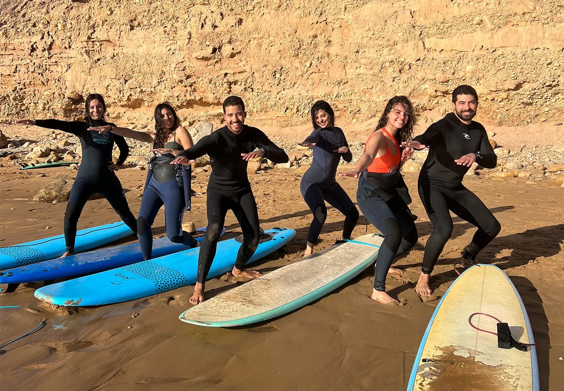 Surf- und Yogacamp in Essaouira: Eine Reise in die Seele Marokkos!