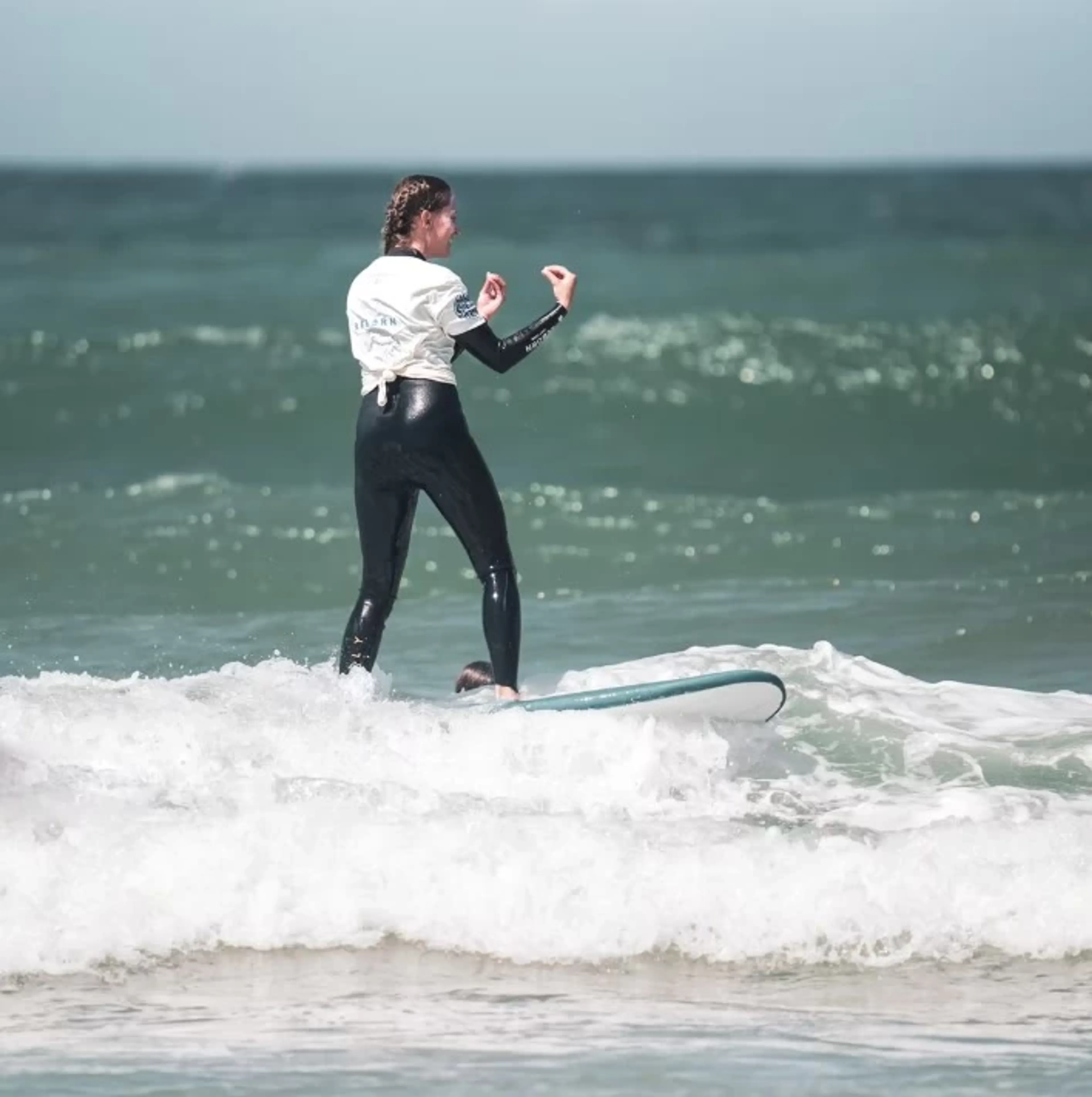 Sonne, Swell und Slow Living: Surf-Hostel an der Atlantikküste - 2