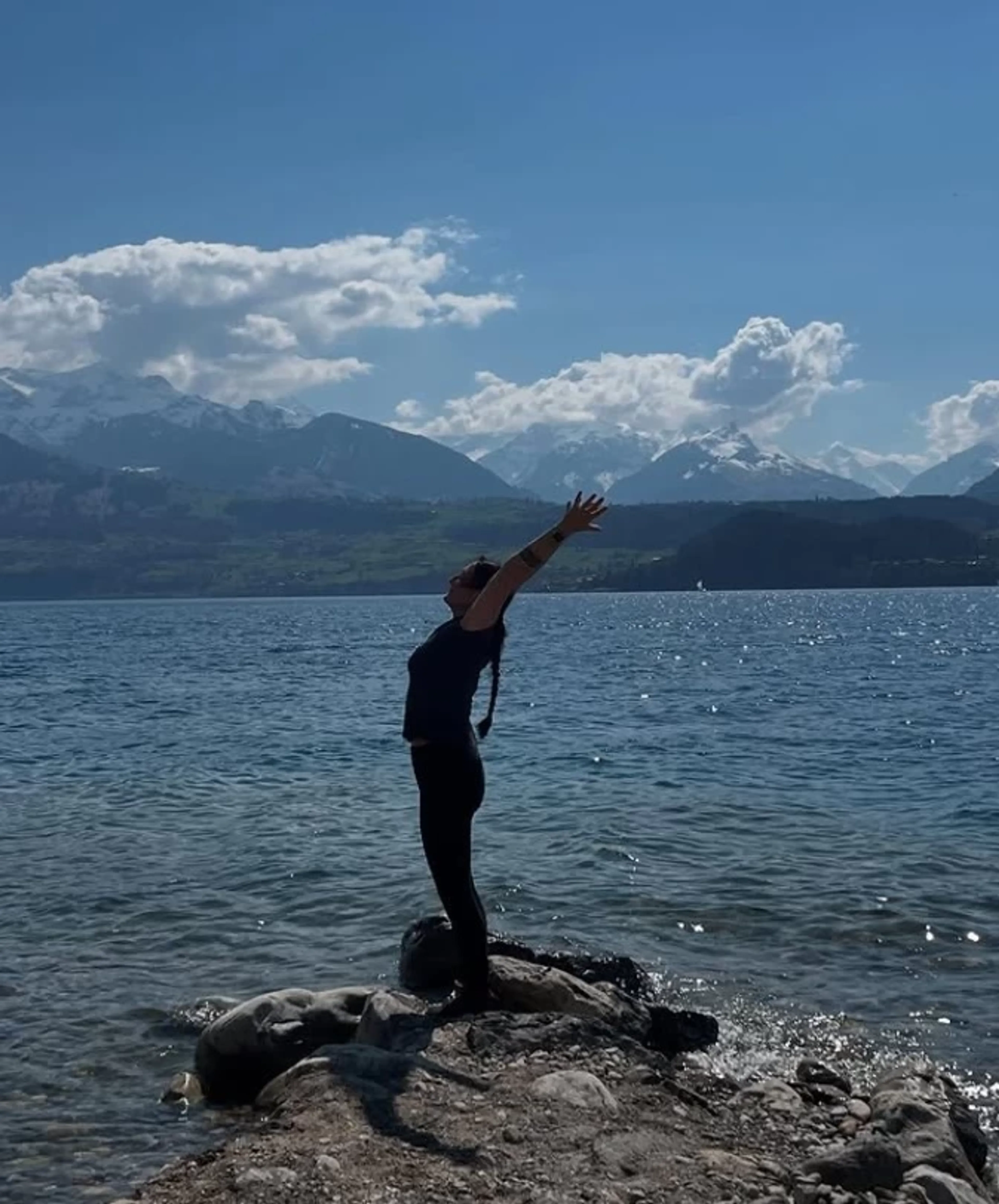 Yoga am See: Entspannung, Balance und Genuss im Berner Oberland - 1