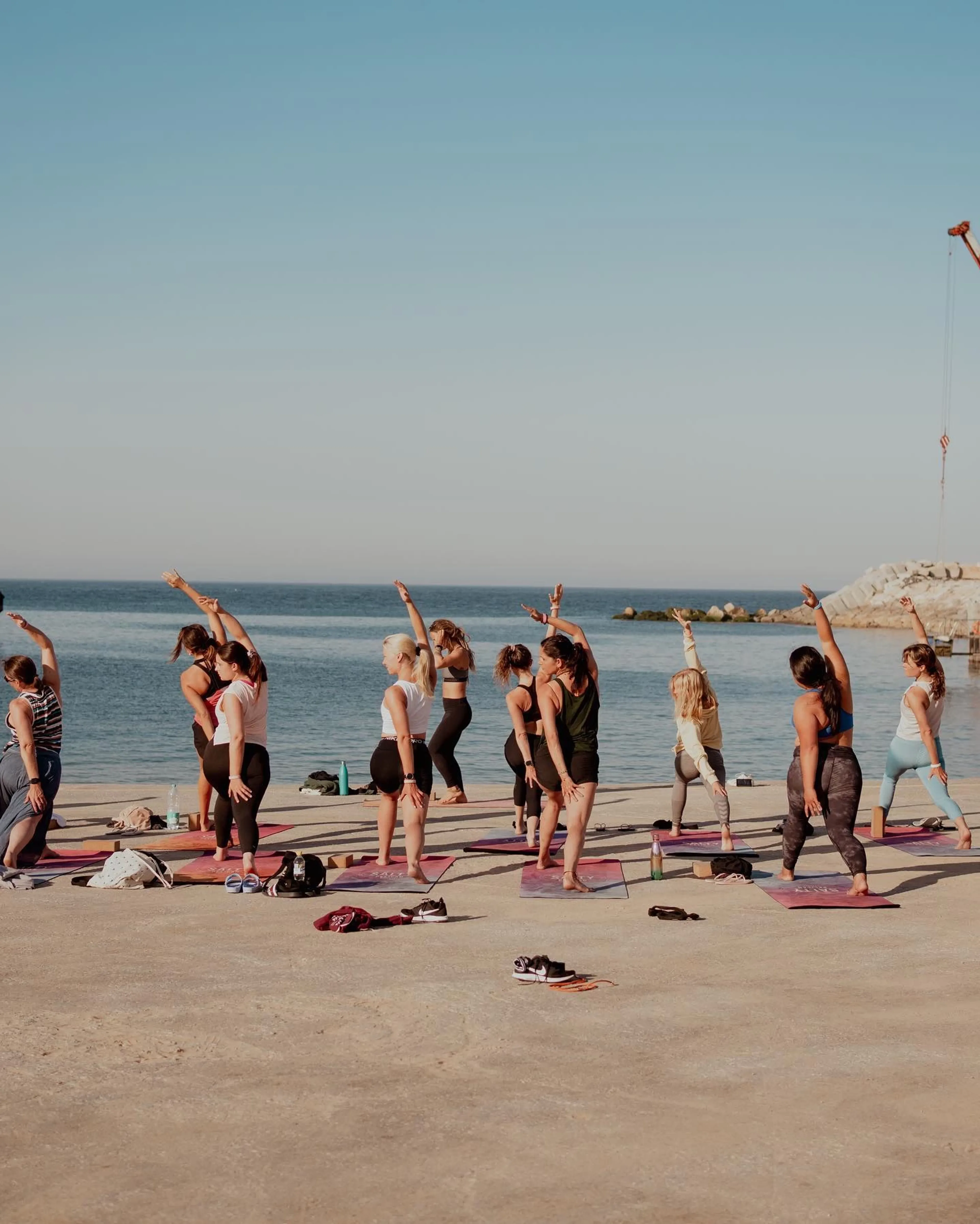 Social Lifestyle Yoga Retreat am Meer nahe Lissabon - image 1