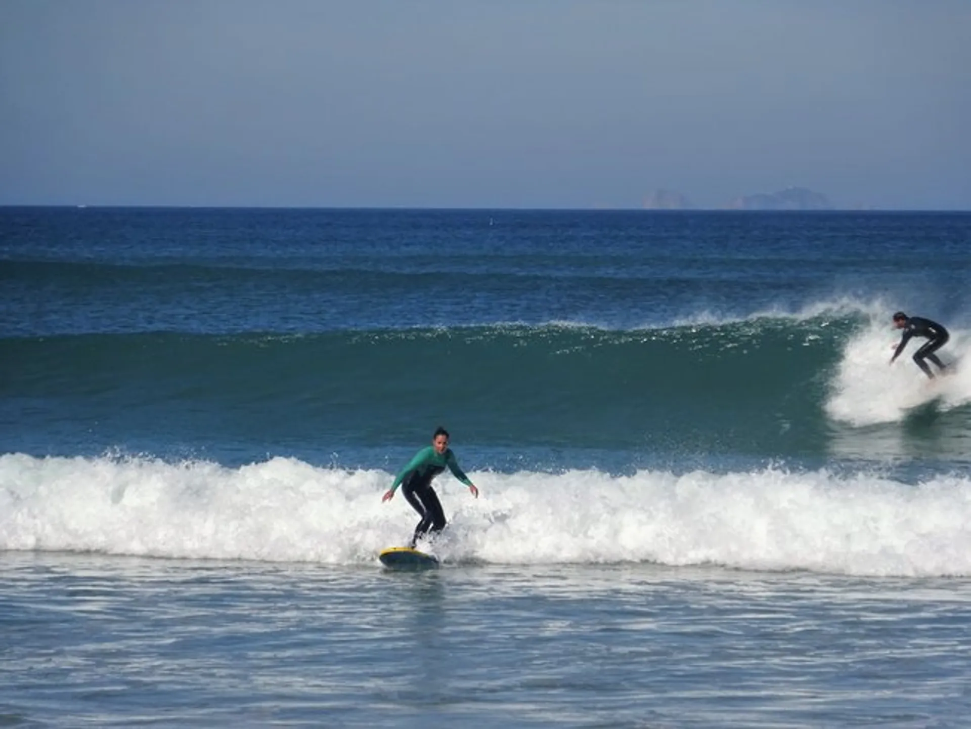 Surf Lodge am Strand: Gemeinschaft und die besten Wellen Europas - 2