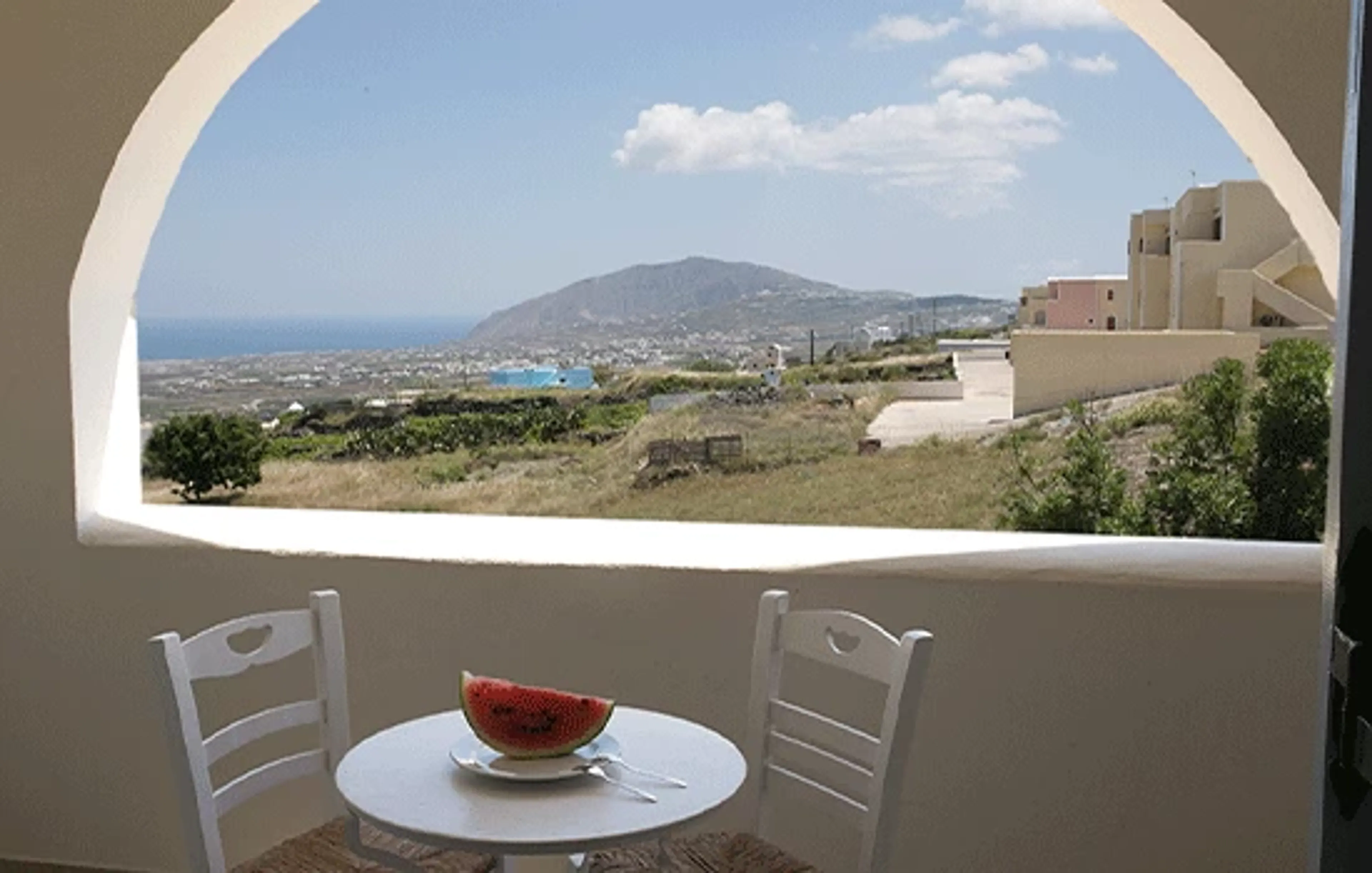 Sonnengrüße auf Santorini: Yoga mit Blick auf die Ägäis - 5