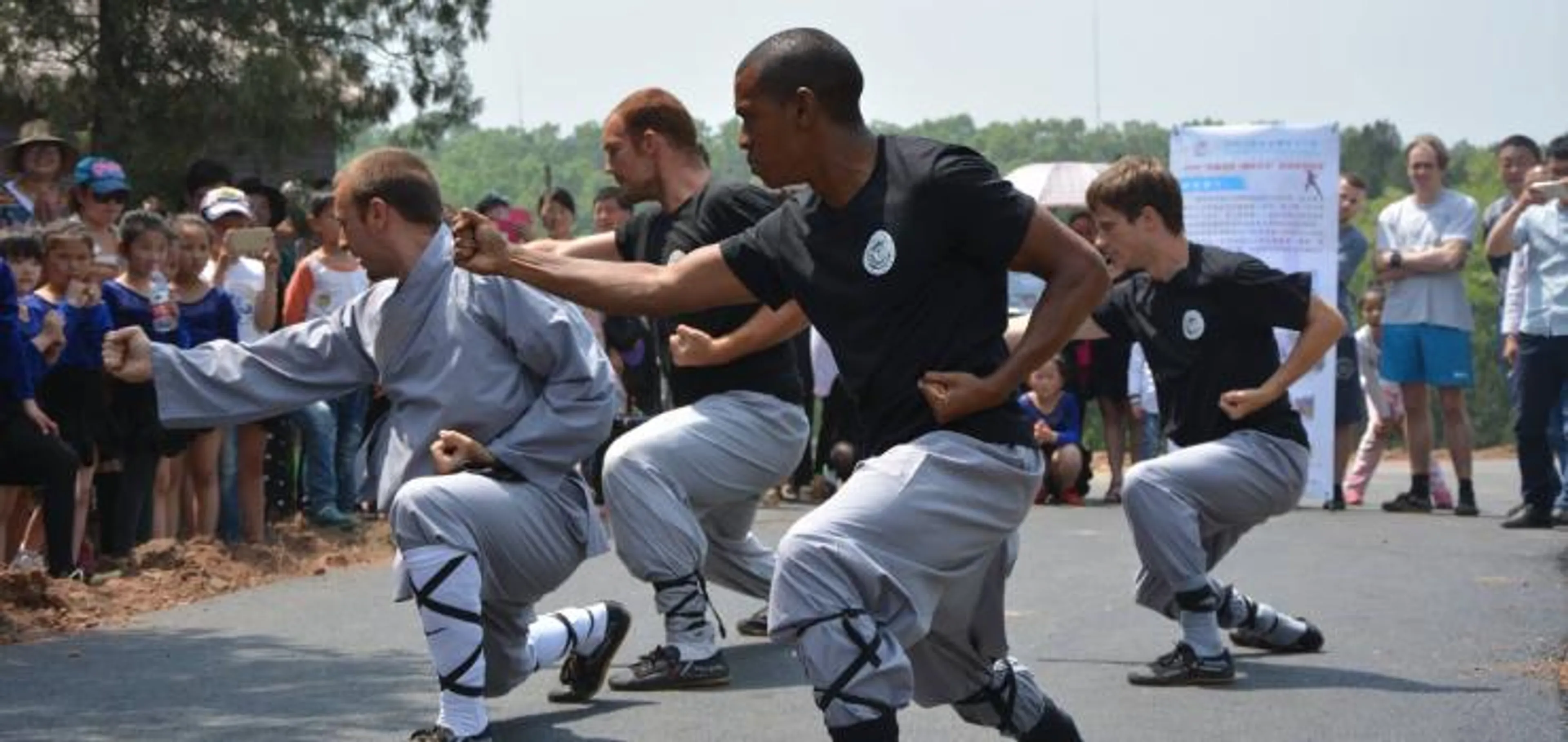 Traditionelle Shaolin Kung Fu Akademie in den Bergen Chinas - 1