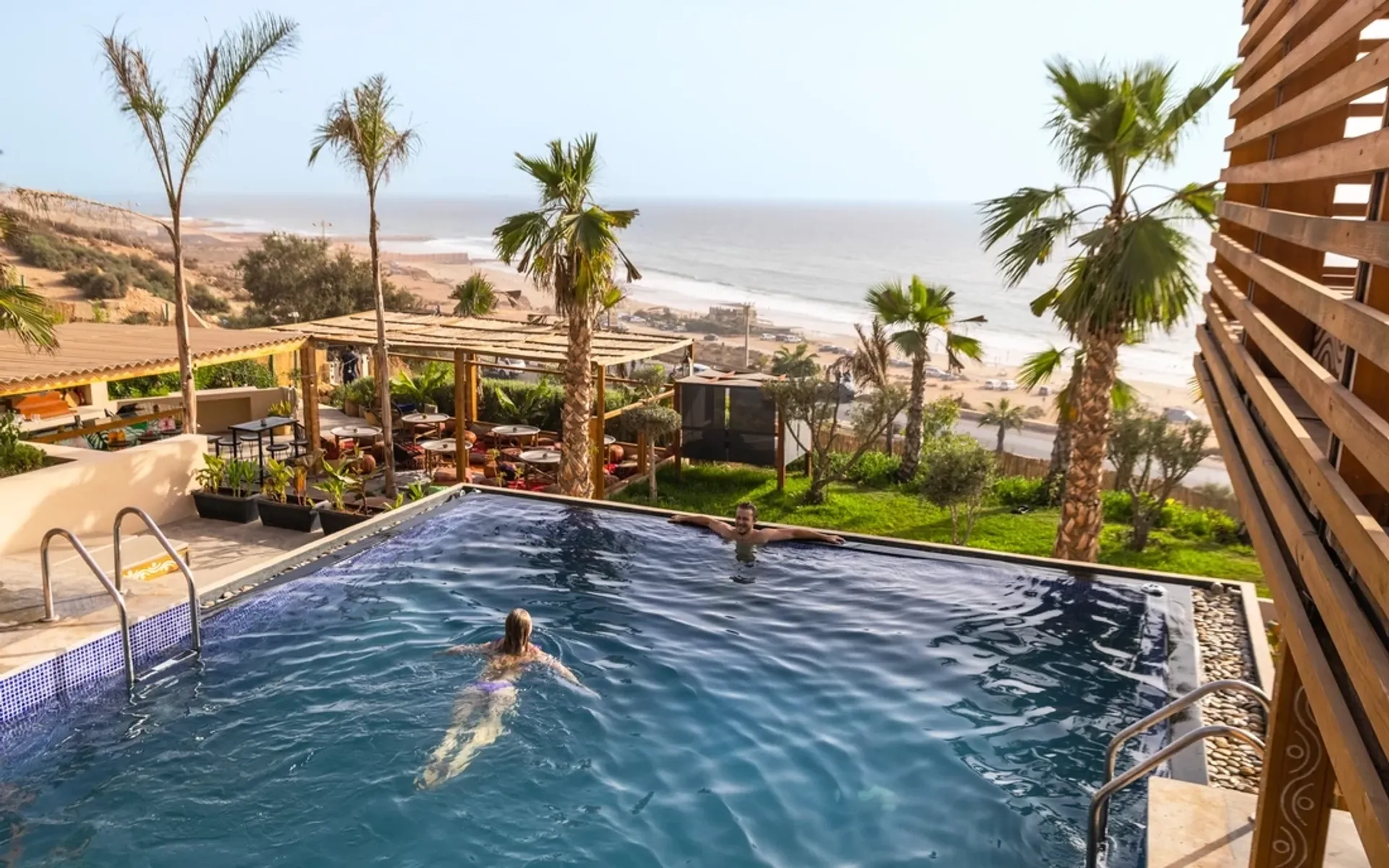 Über den Wellen von Aourir: Surfcamp mit 180°-Meerblick - 4