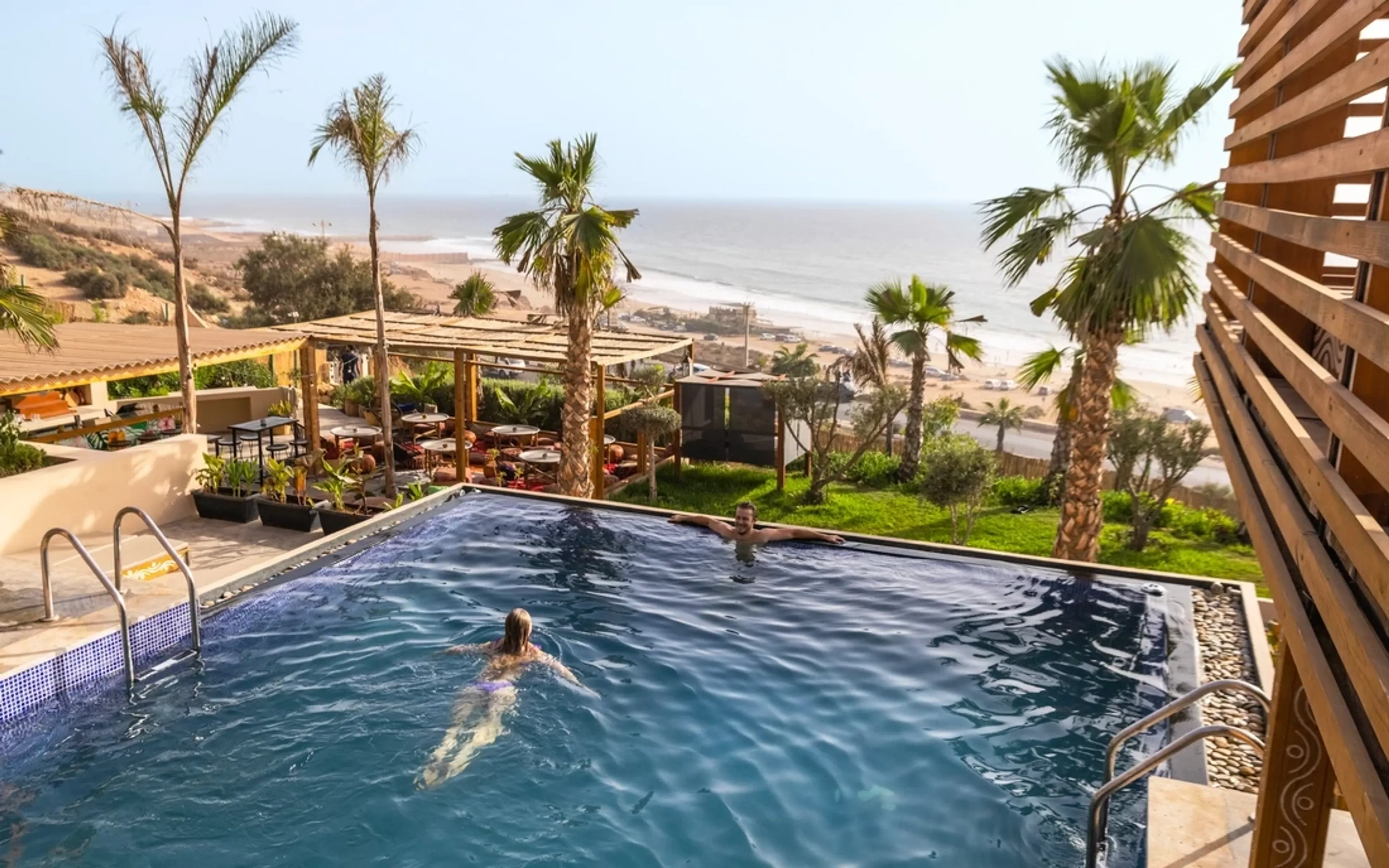 Über den Wellen von Aourir: Surfcamp mit 180°-Meerblick - 4