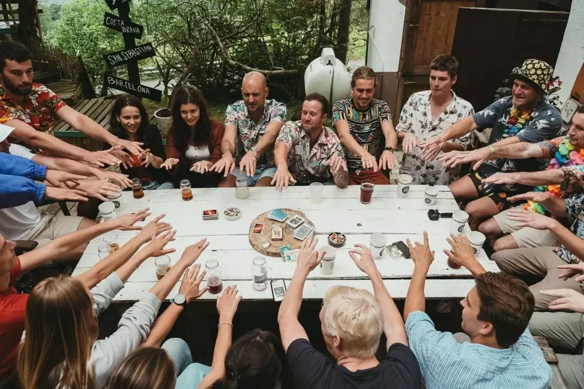 Surfcamp nahe Zarautz: Surfen & Yoga am Tag - Party in der Nacht