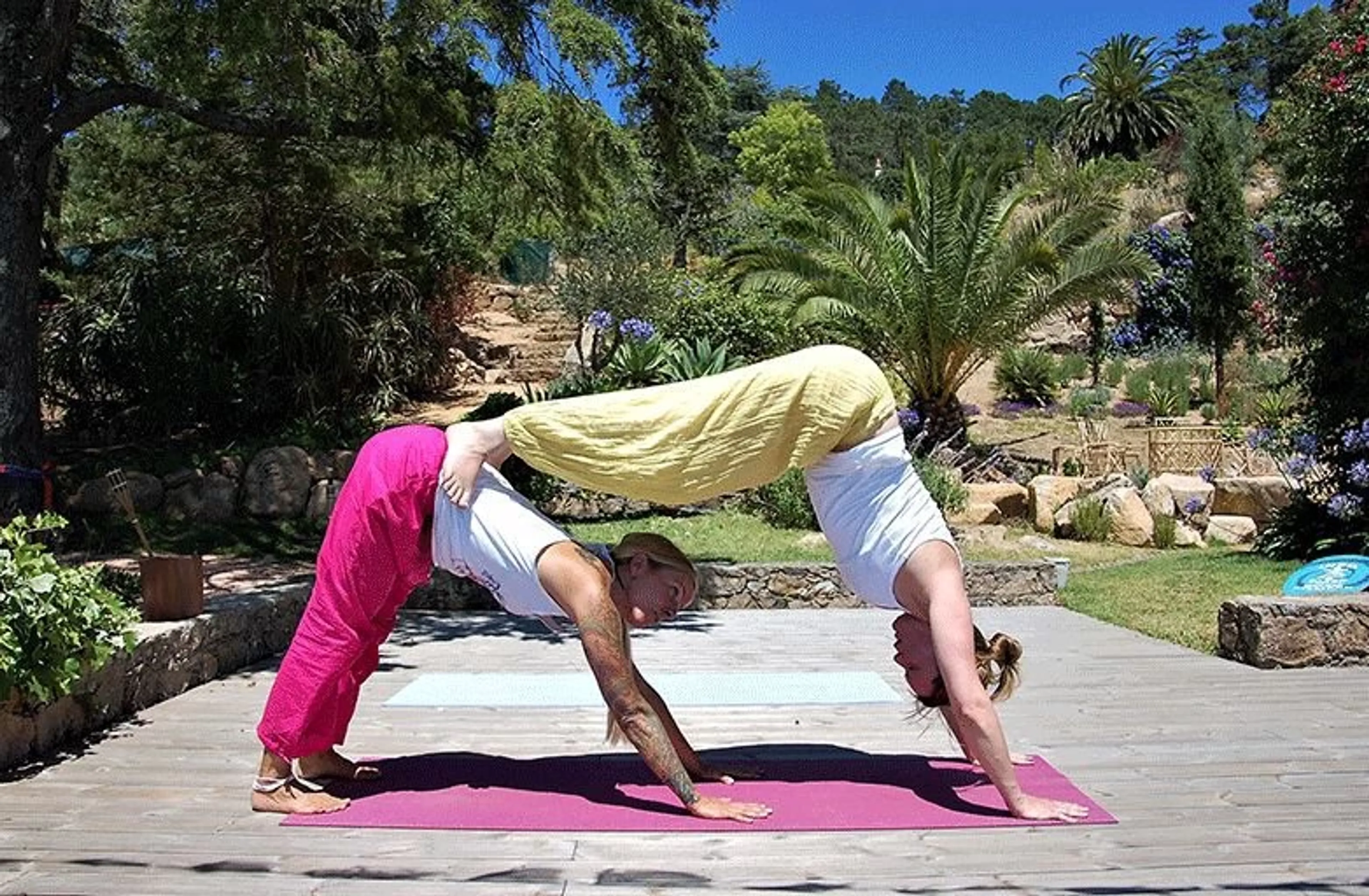 Yoga mit atemberaubender Aussicht auf die Küste Portugals - 1
