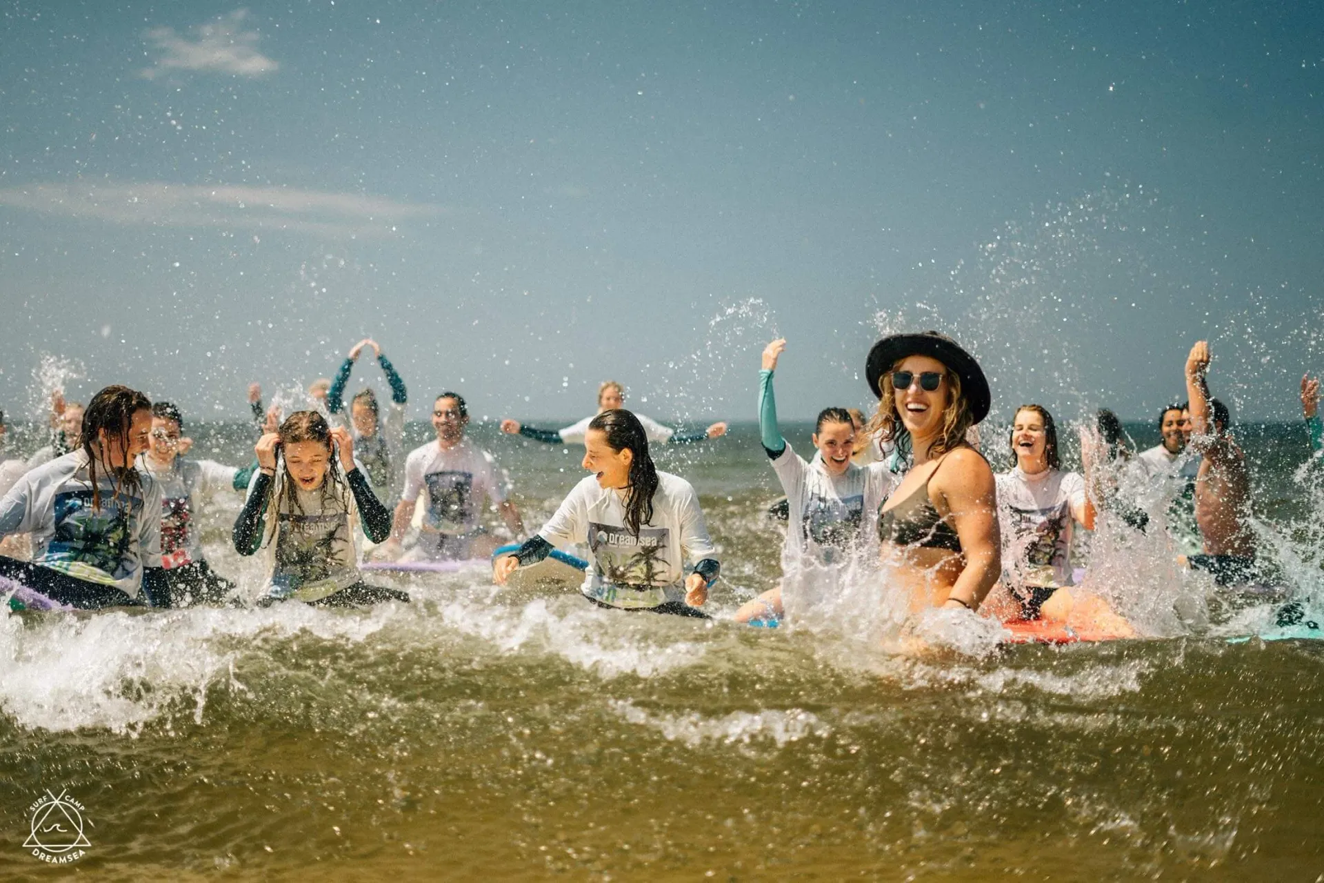 Surfcamp am ewigen Sandstrand: Zelten, Spaß & Wellen für Schulklassen - 2