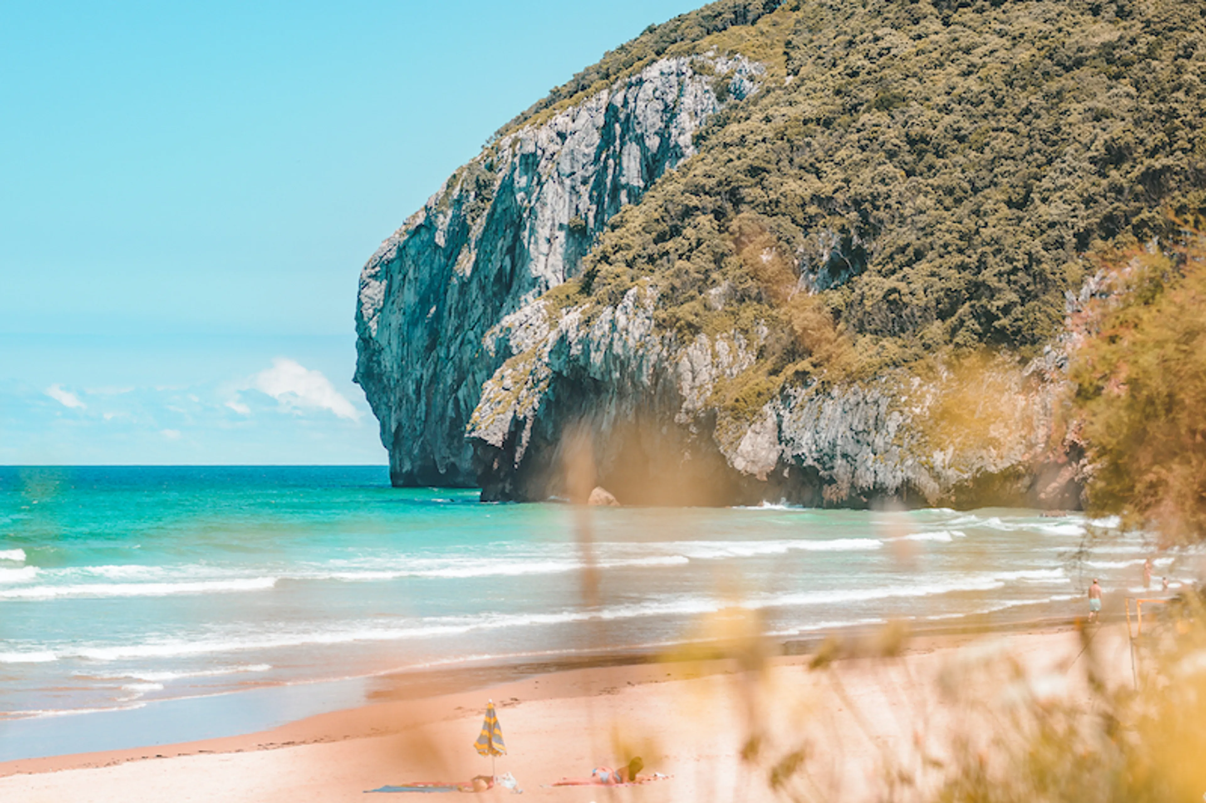 Party, Sonne & jede Menge Spaß: Surfcamp am Strand in Nordspanien - 5