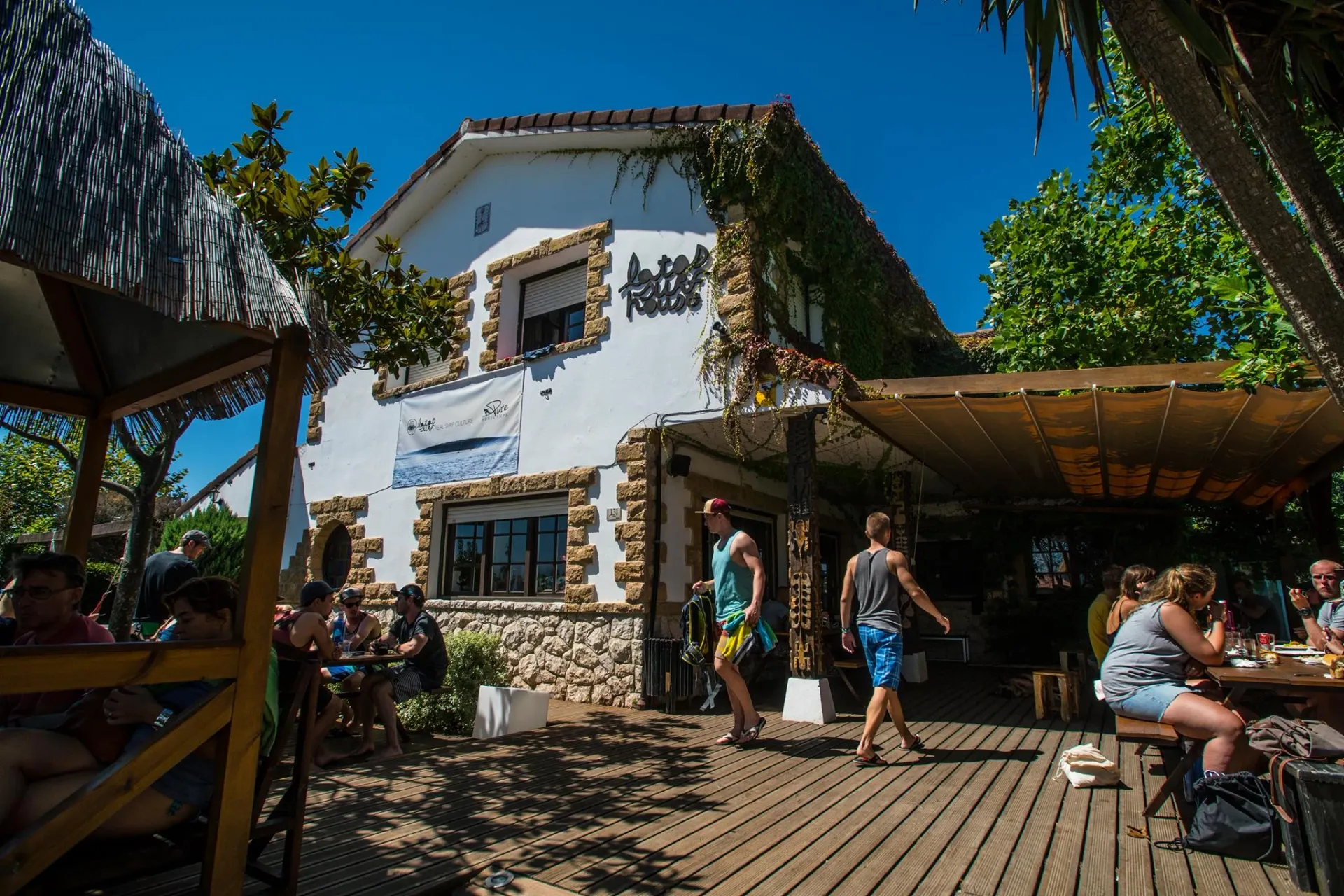 Surfhaus mit Skate Rampe und Volleyballfeld für bis zu 86 Personen - 4