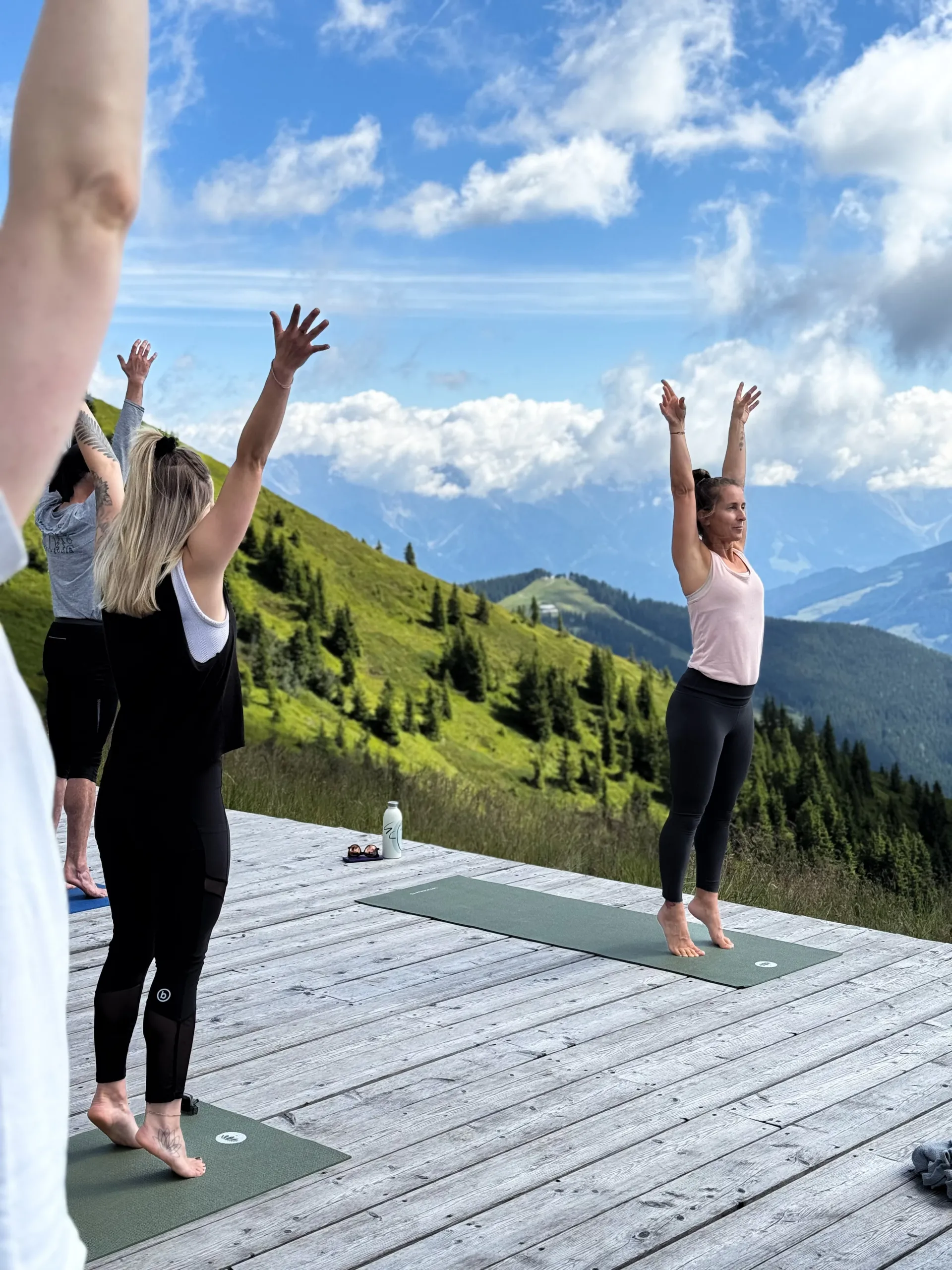 Zwischen Flow & Fernblick: Dein Yoga-Wochenende in den Alpen