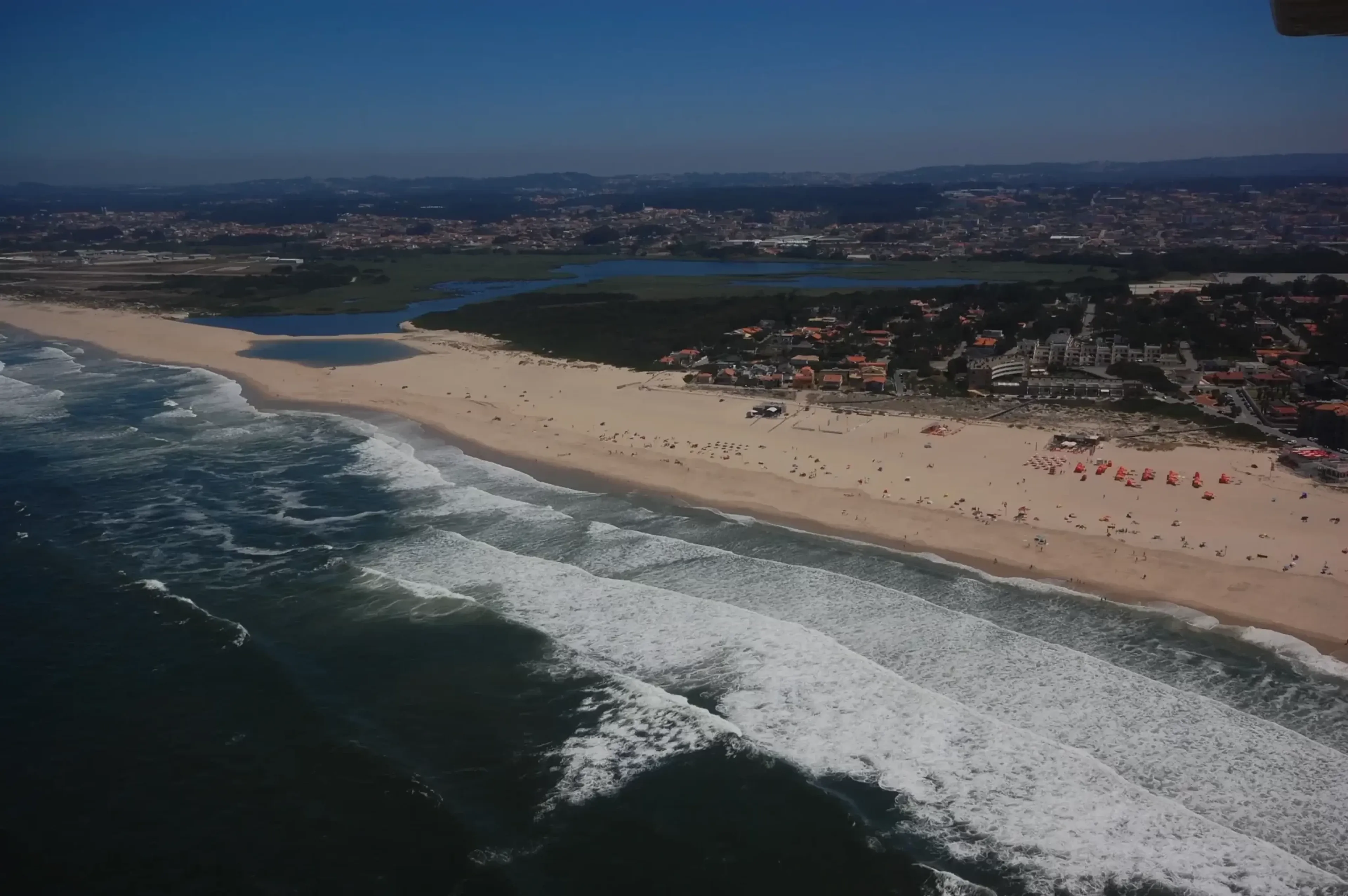 Beachlife in Esmoriz: Surfen, Chillen & neue Freundschaften - 1