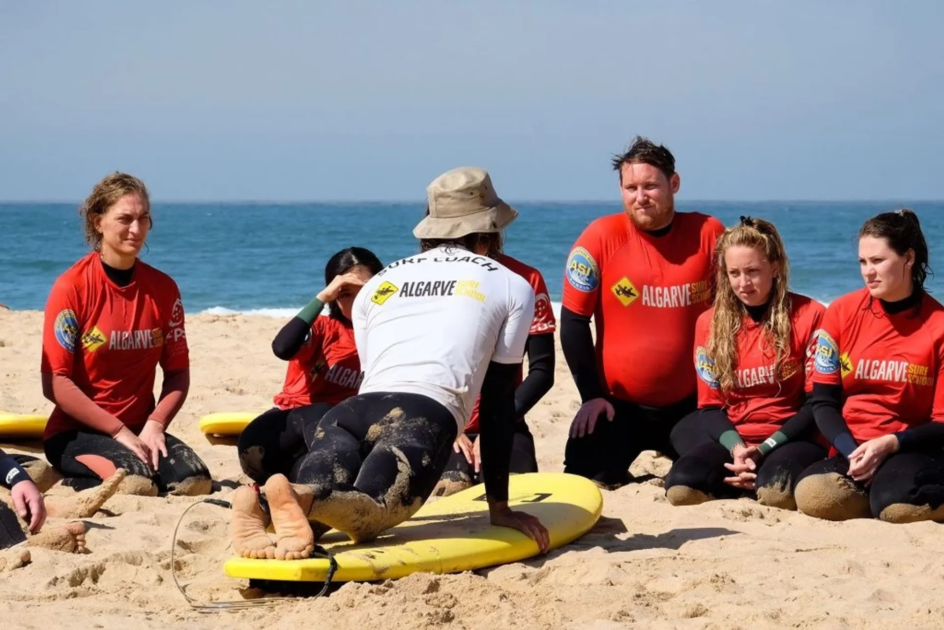 Surfen lernen und neue Leute treffen im Surfhostel in Sagres - 3