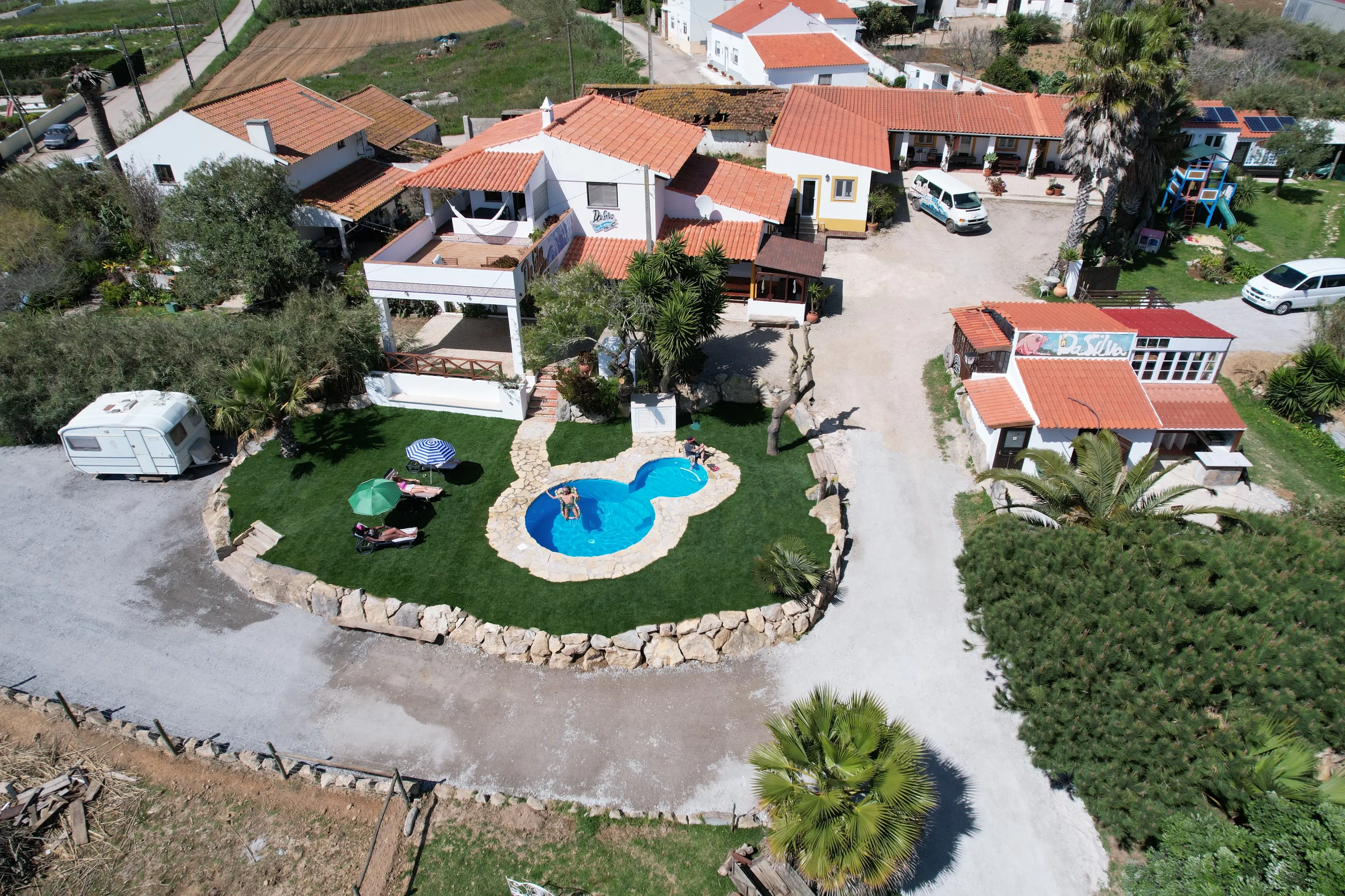 Surfurlaub für Familien: Natur und Spaß am Praia Areia Branca - 5