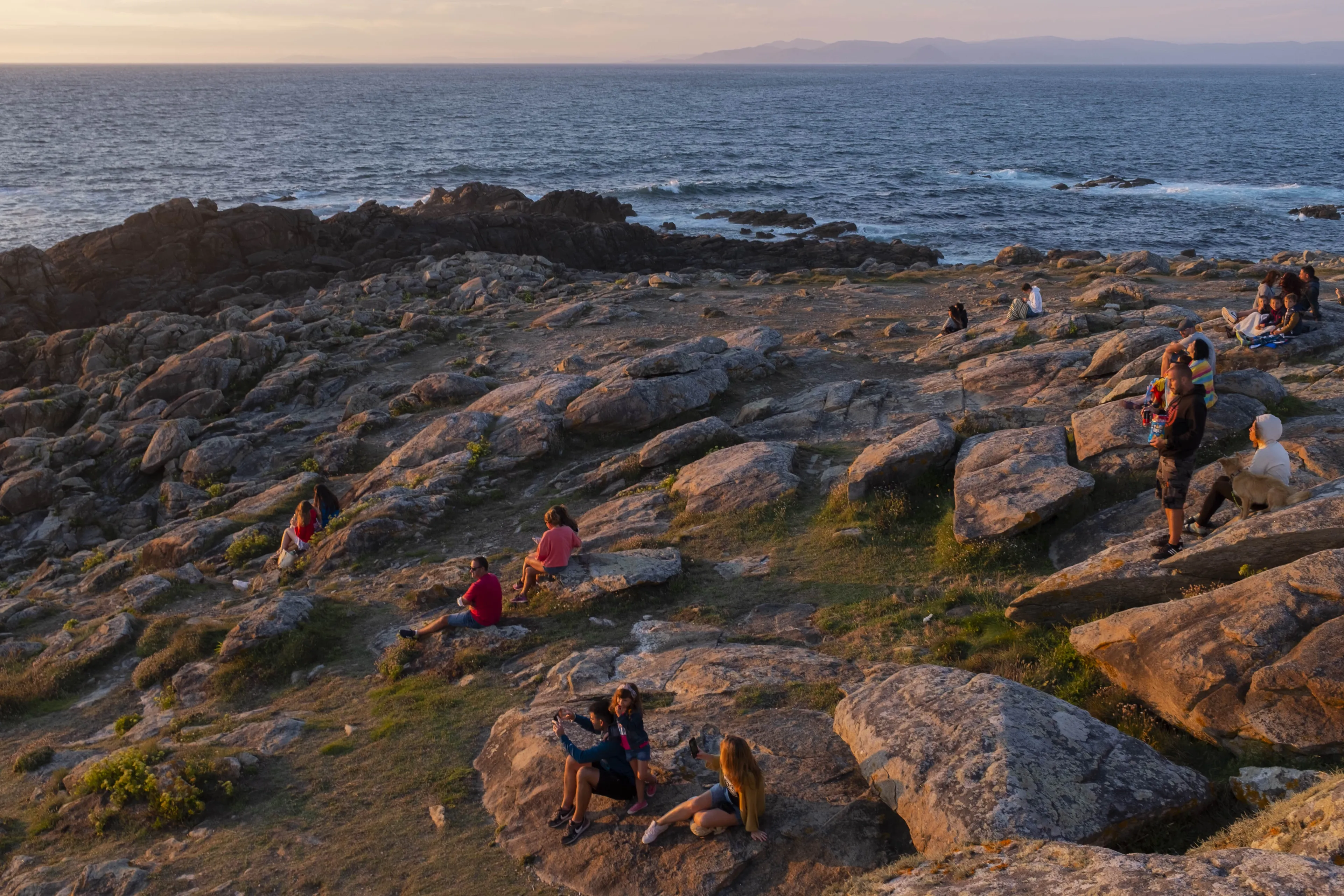Sportlich entspannen: Surfen, Yoga & Surfskate im Wohlfühl-Camp - 5
