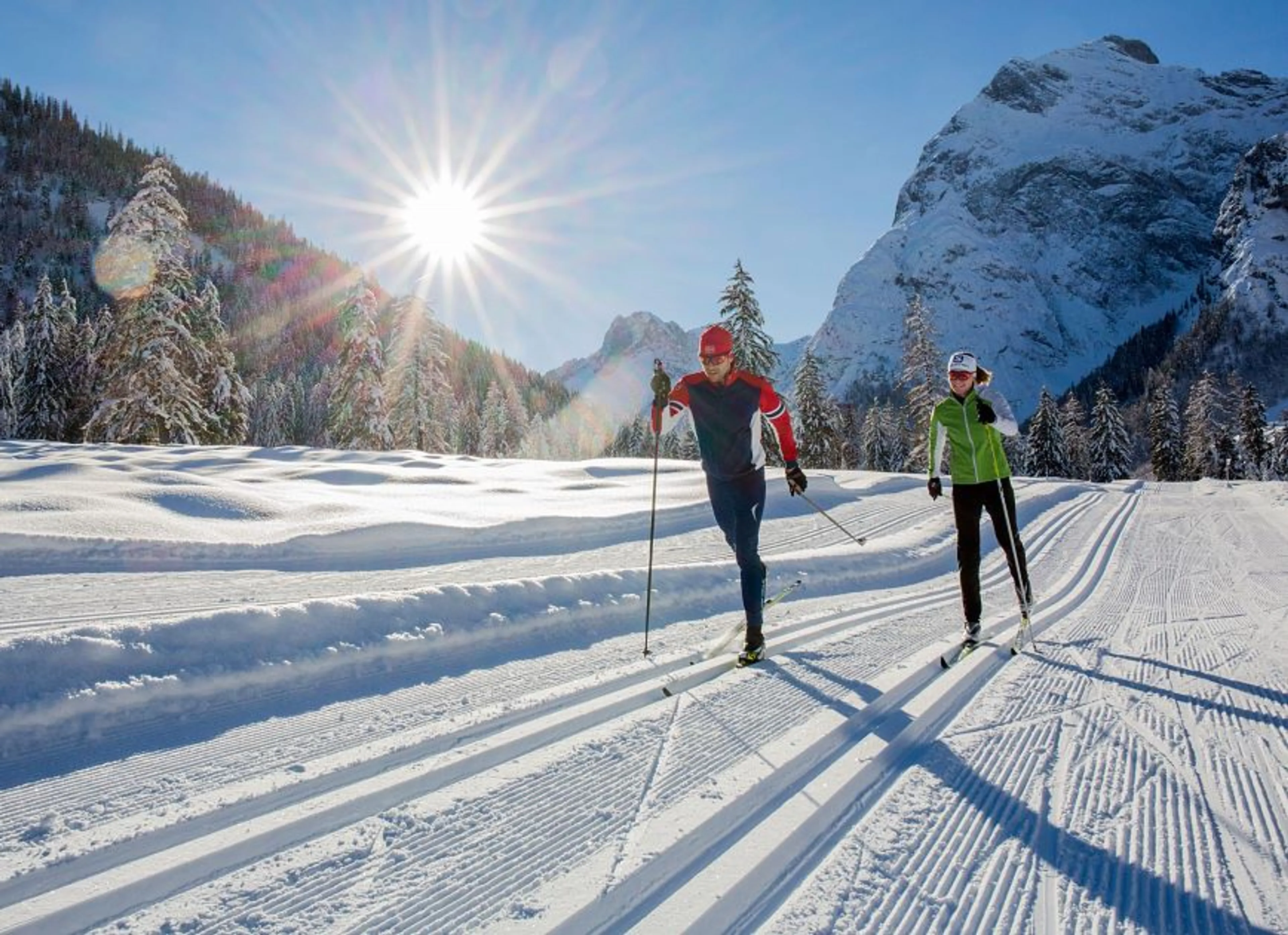 Fasten im Schnee mit Skifahren, Schneeschuh-Wandern und Yoga