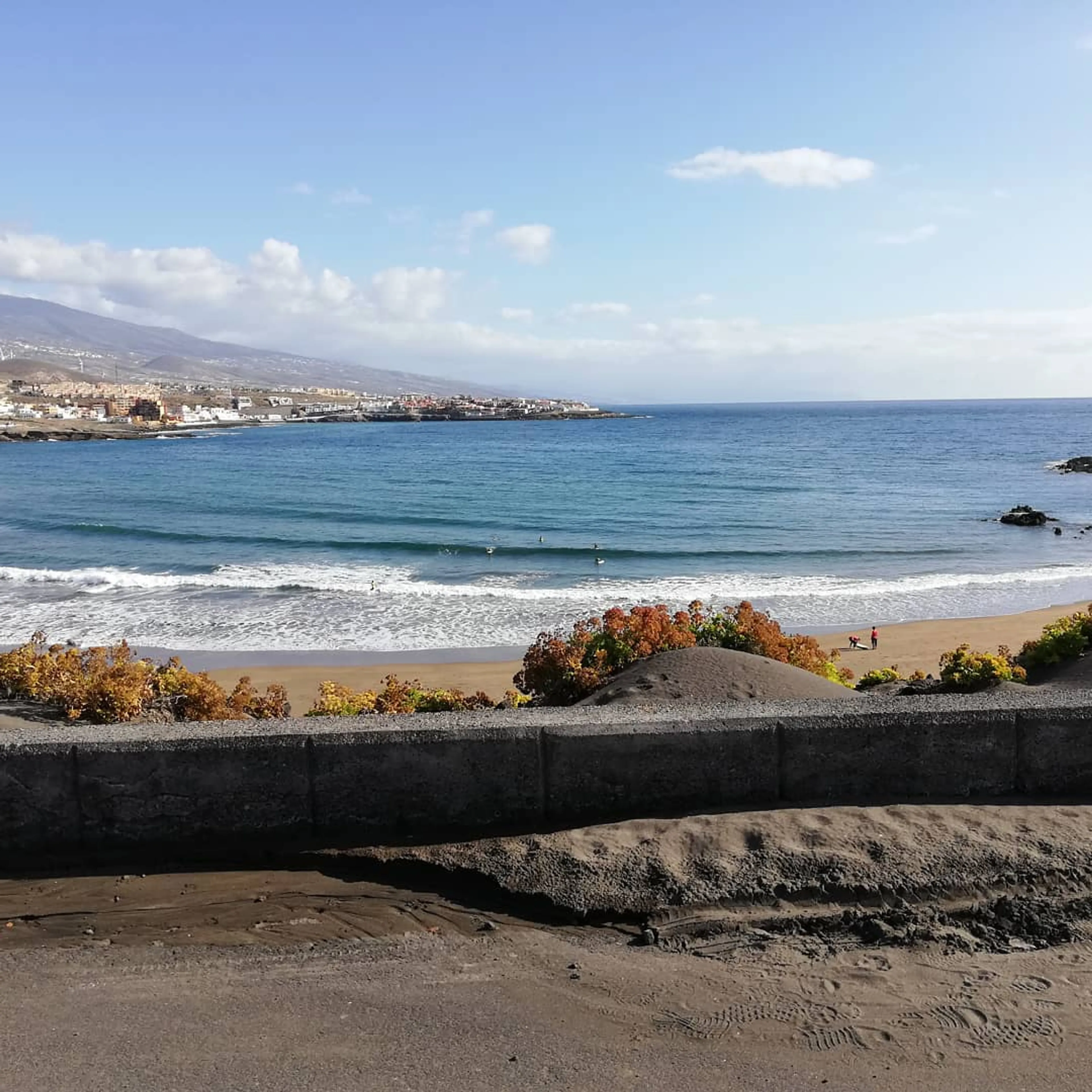 Surfen im ursprünglichen Küstenort El Poris - 5