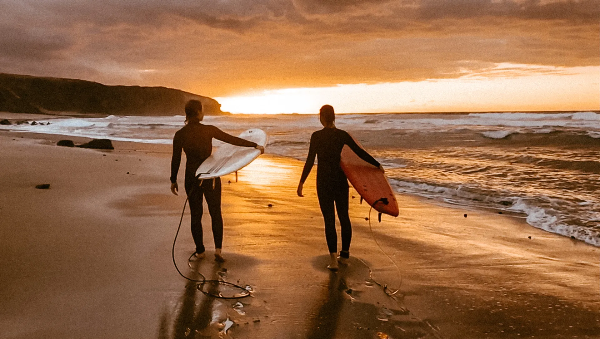 Wellen, Sonne, Freiheit – dein Surfurlaub in La Pared