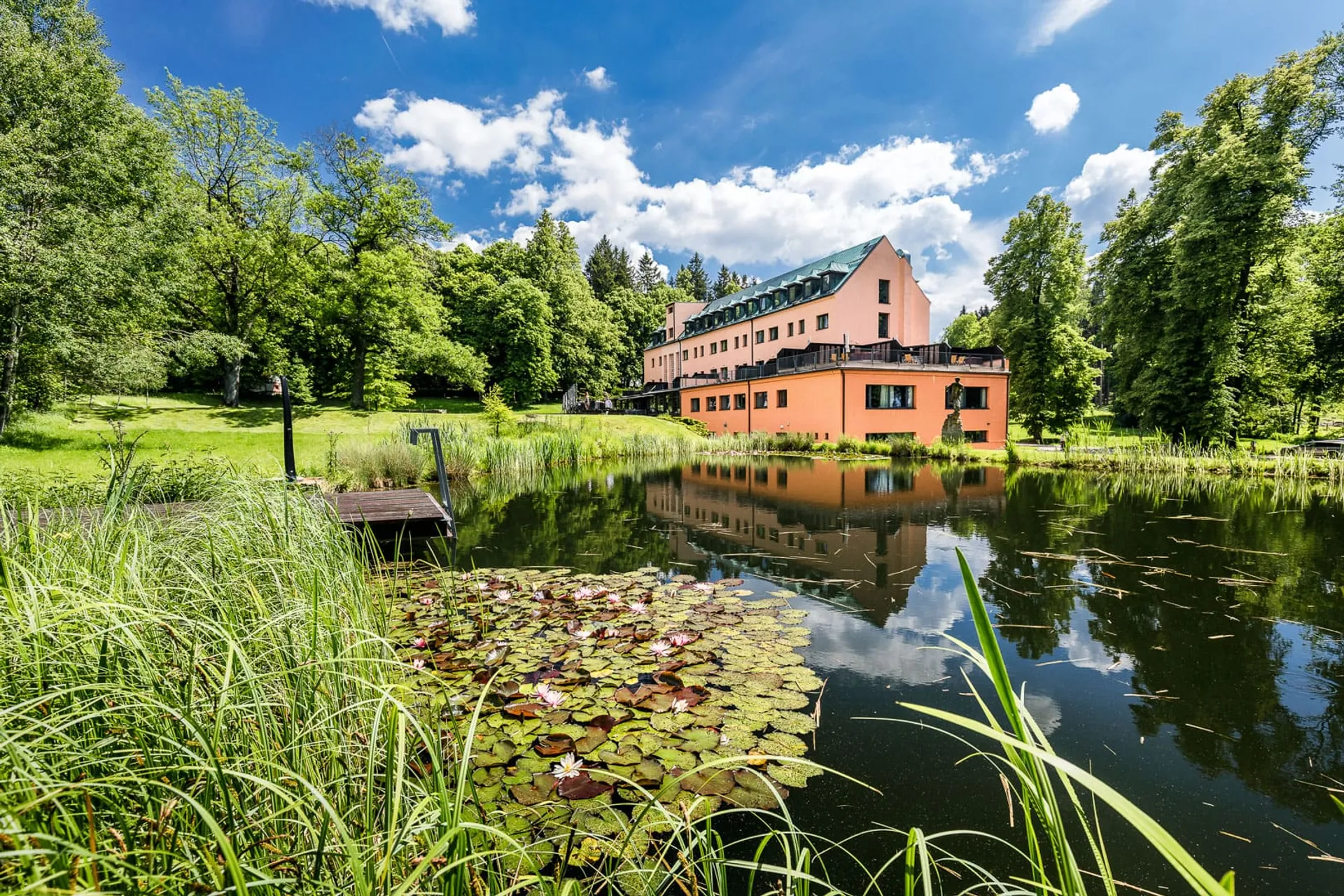 Wellness, Yoga und authentisches Ayurveda inmitten der Natur