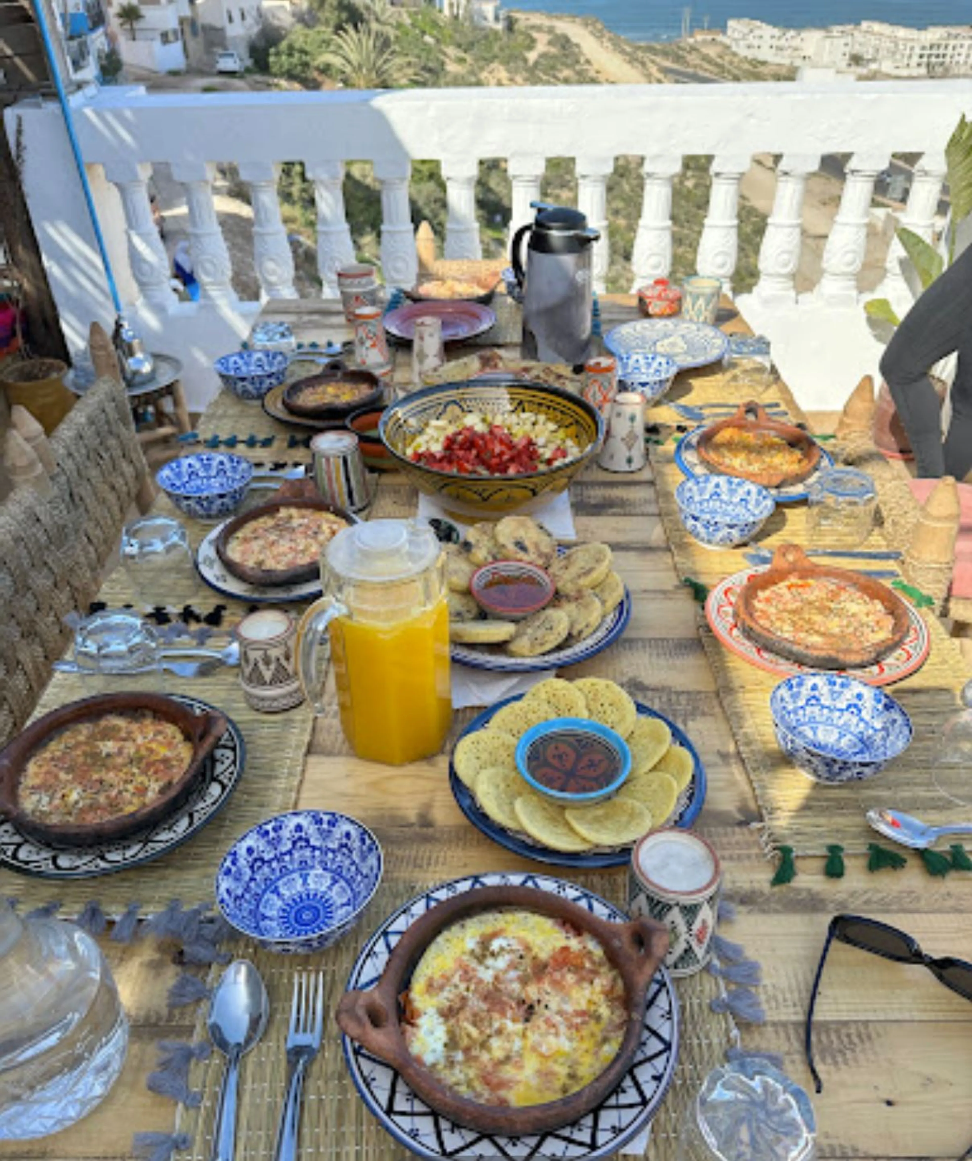 Beginner-Surfcamp im Surfhostel mit Blick auf den Ozean - 3