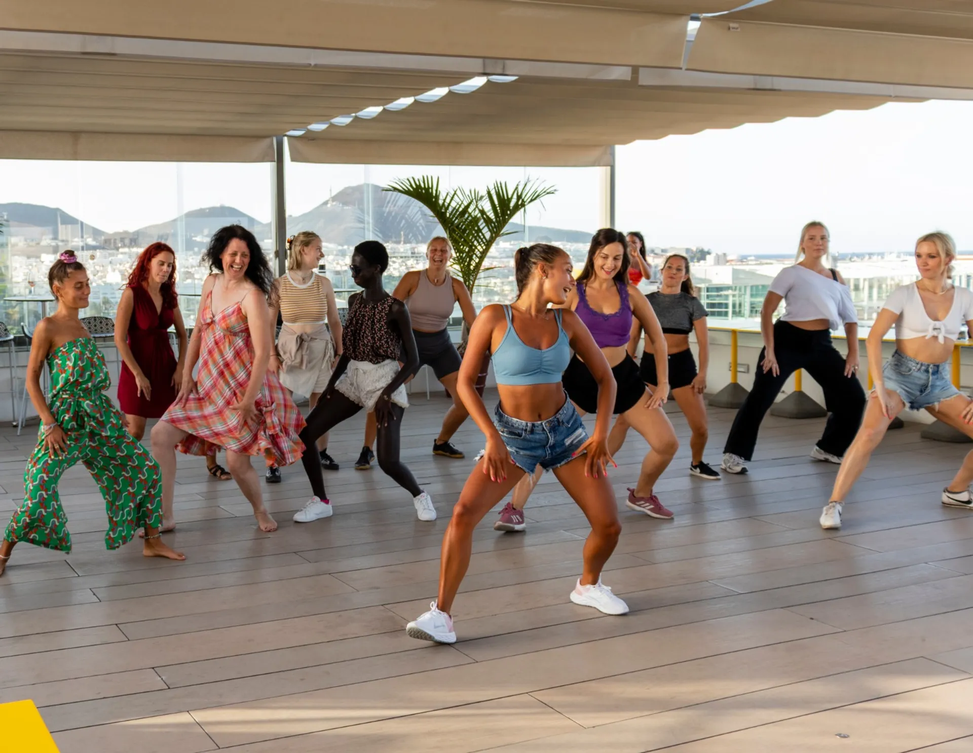 Stretch, Breathe, Move, Groove: Tanz- und Yogaurlaub auf Gran Canaria