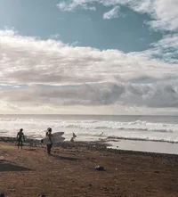 Ganzjähriges Surfcamp direkt am Strand: Pura Vida, Community