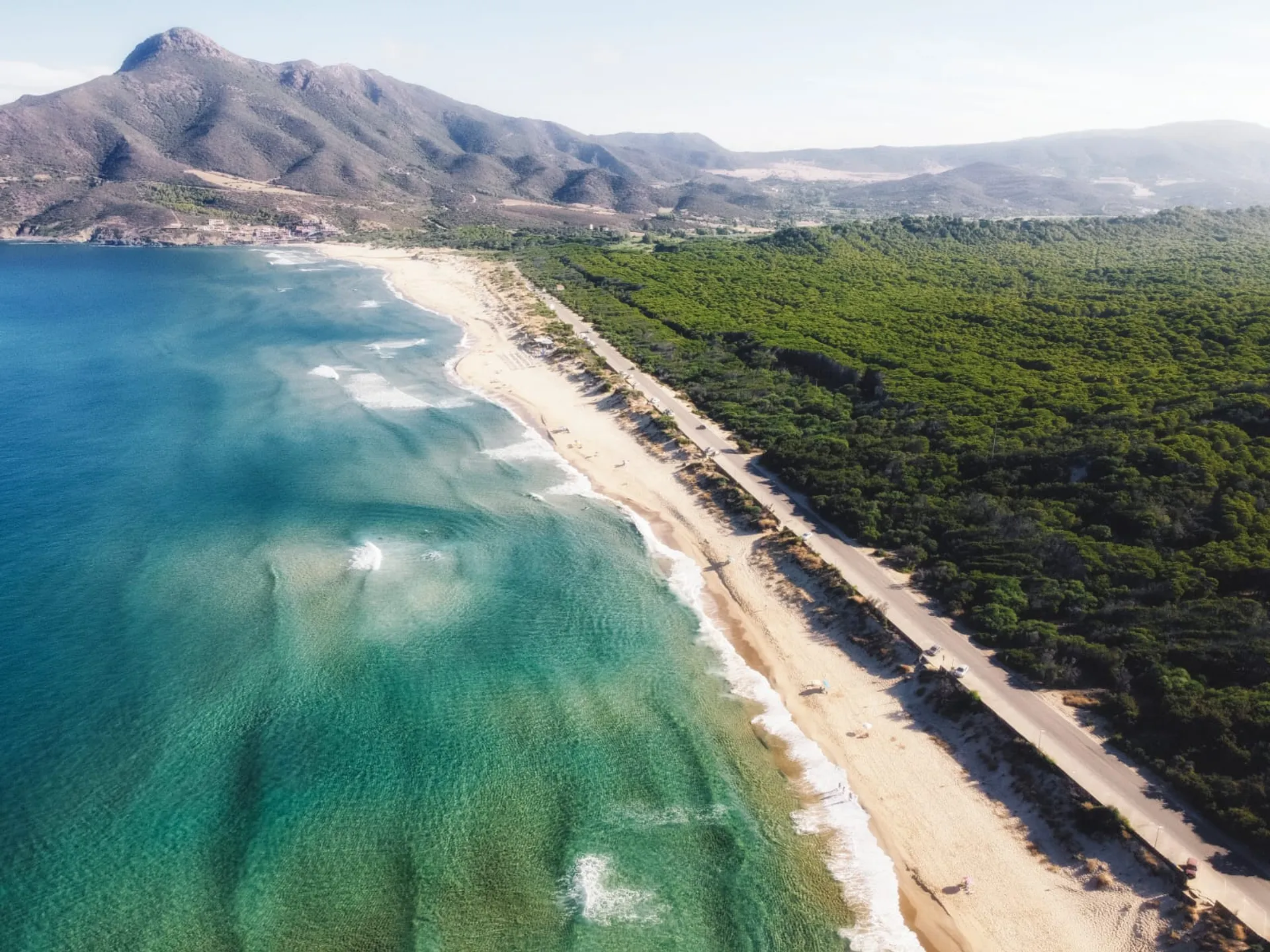 Gemütlicher Surfurlaub im kleinen Dorf auf Sardinien