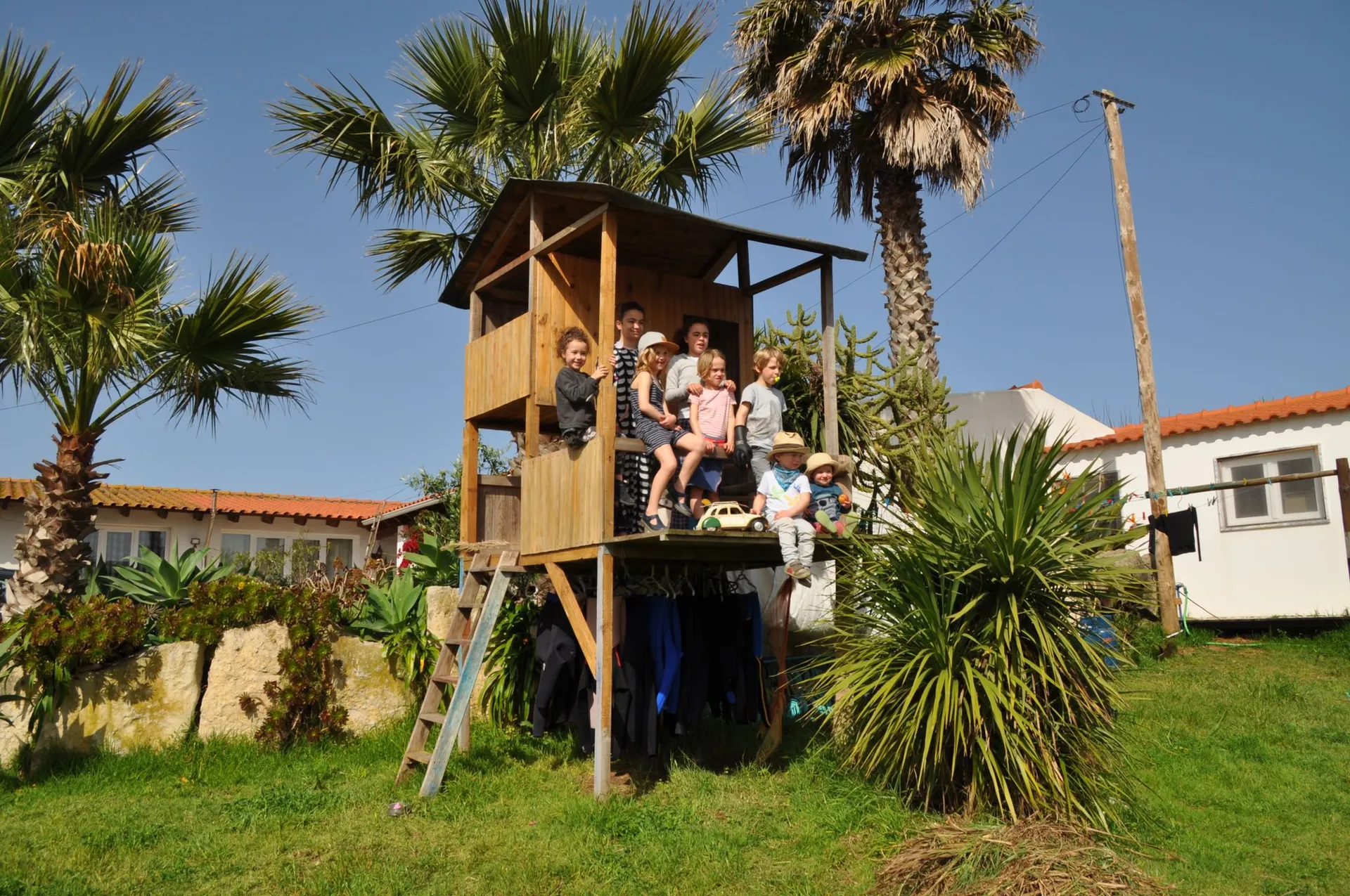 Surfurlaub für Familien: Natur und Spaß am Praia Areia Branca - 2