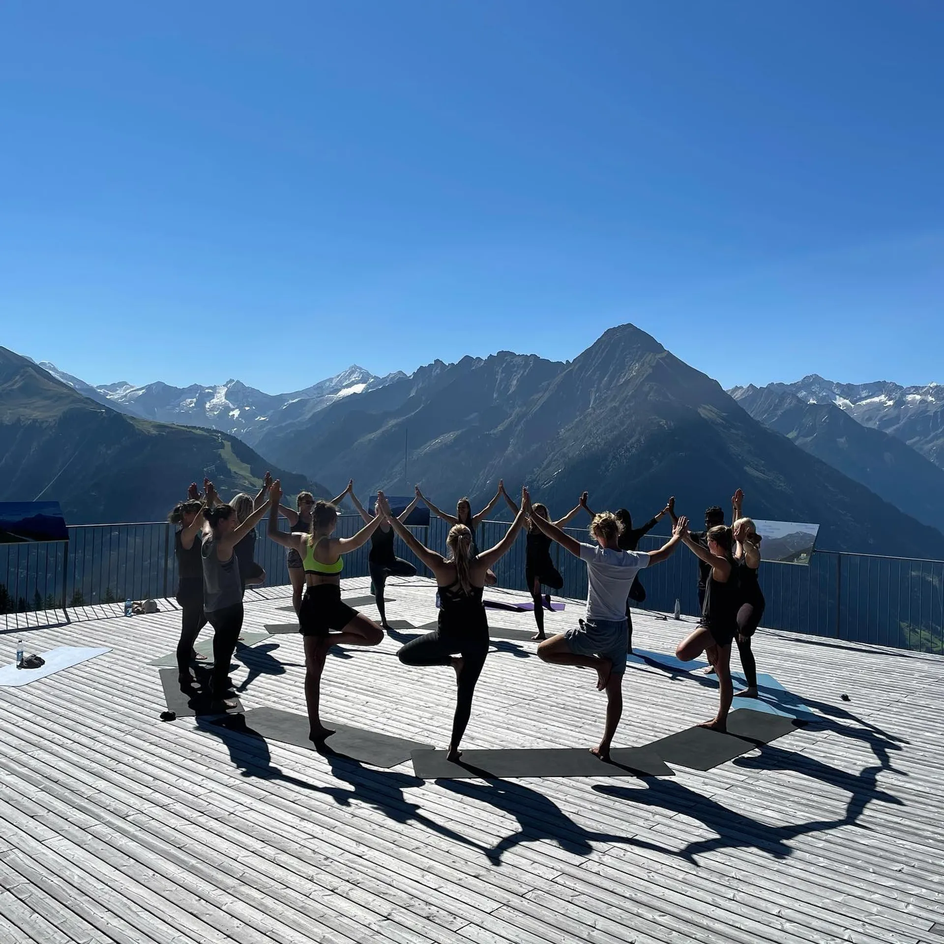 Abwechslungsreiches Outdoor- & Yoga-Retreat auf 1800 Metern