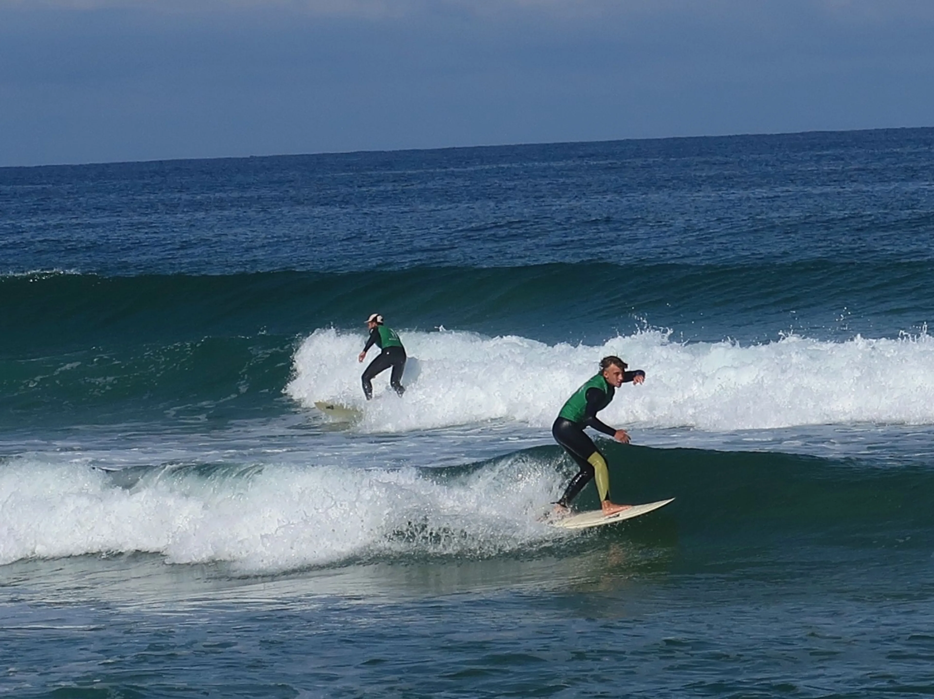 Surfen an den besten Beachbreaks Europas im Einklang mit der Natur - 2