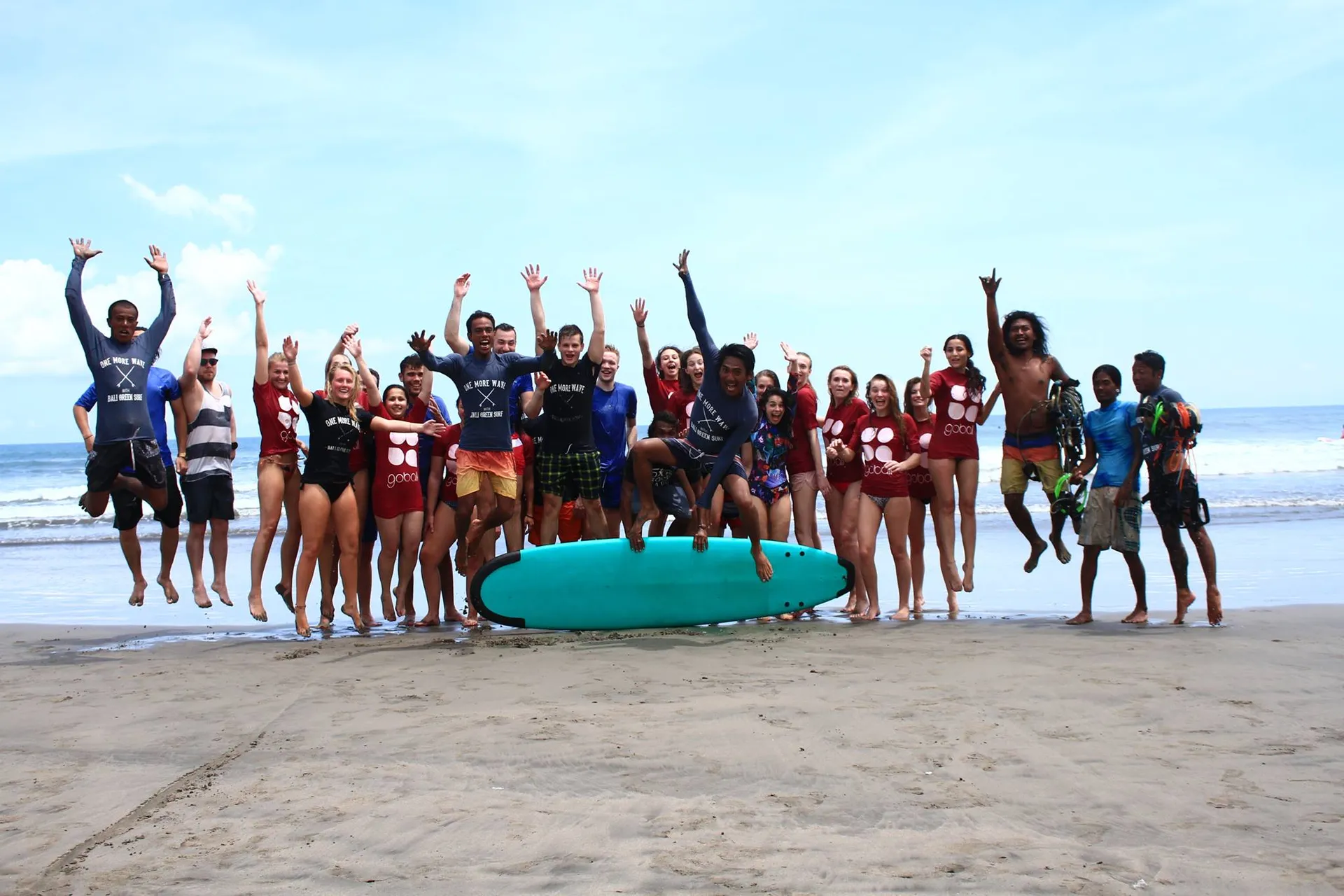 Bali Green Surfcamp: Surfen, Feiern & Gutes tun in Seminyak - 5