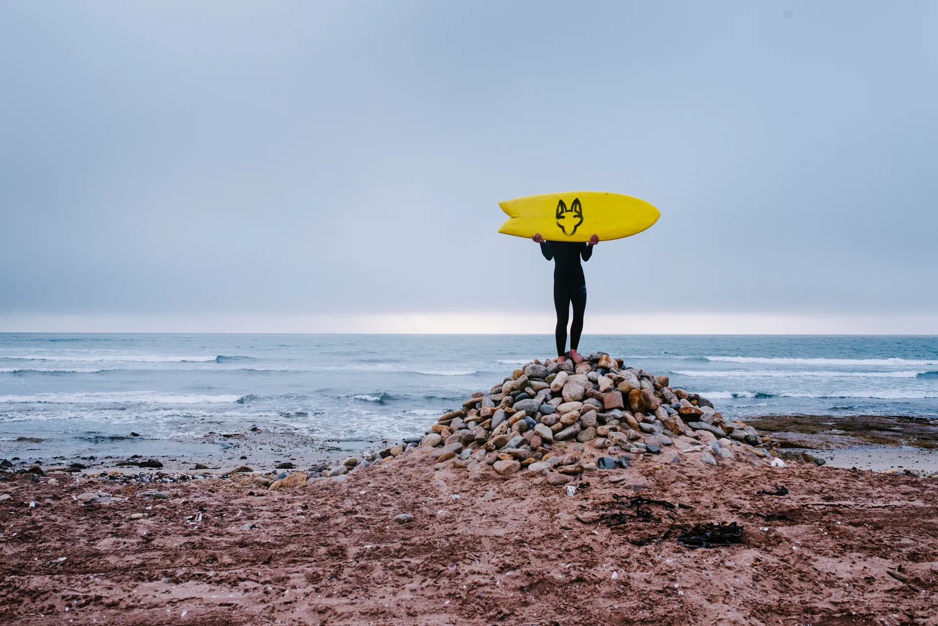 Surfen an der Skeleton Coast: Beste Wellen, Natur und Abenteuer