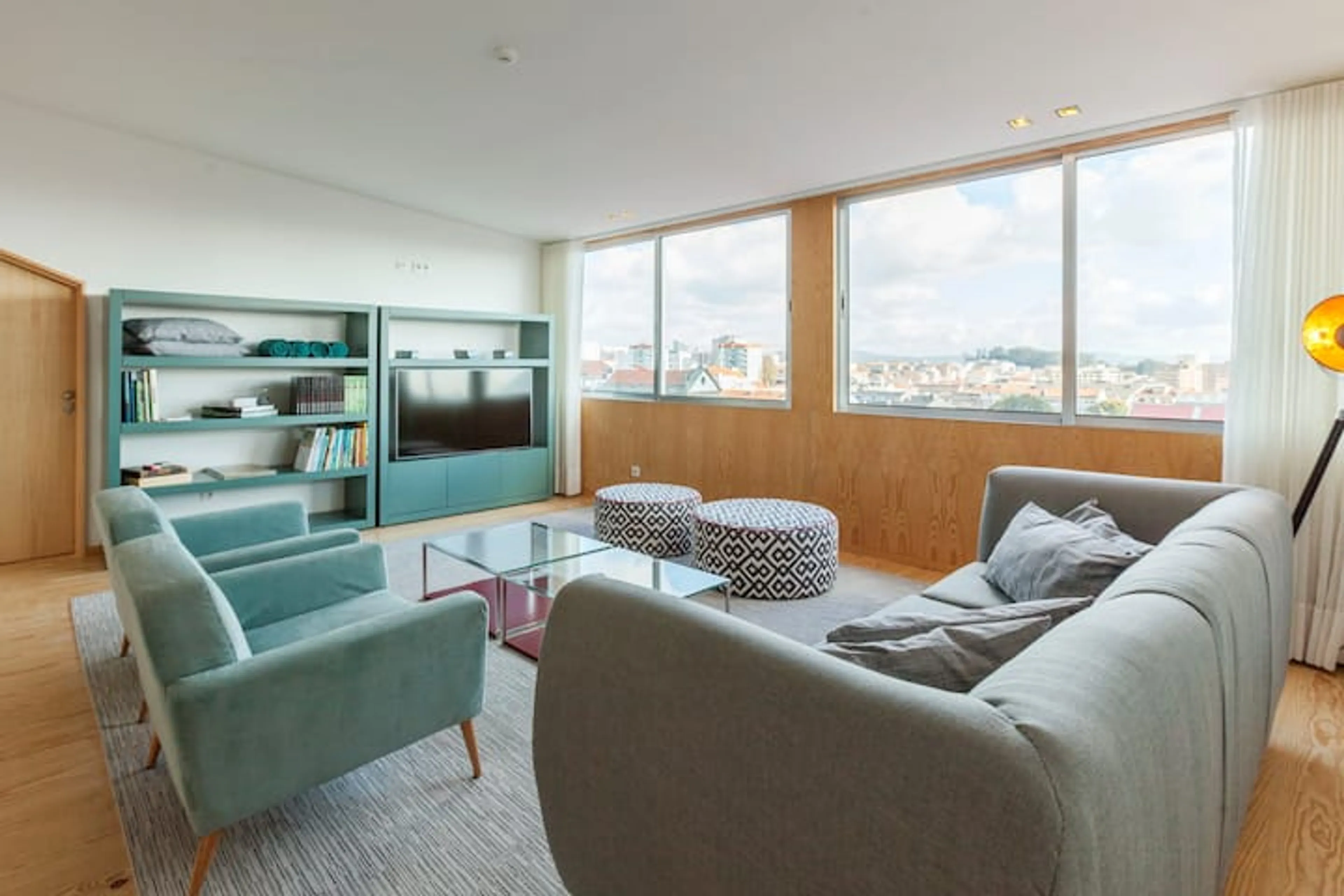 Surfurlaub im Stadtloft: Party, Sightseeing und perfekte Wellen - 3