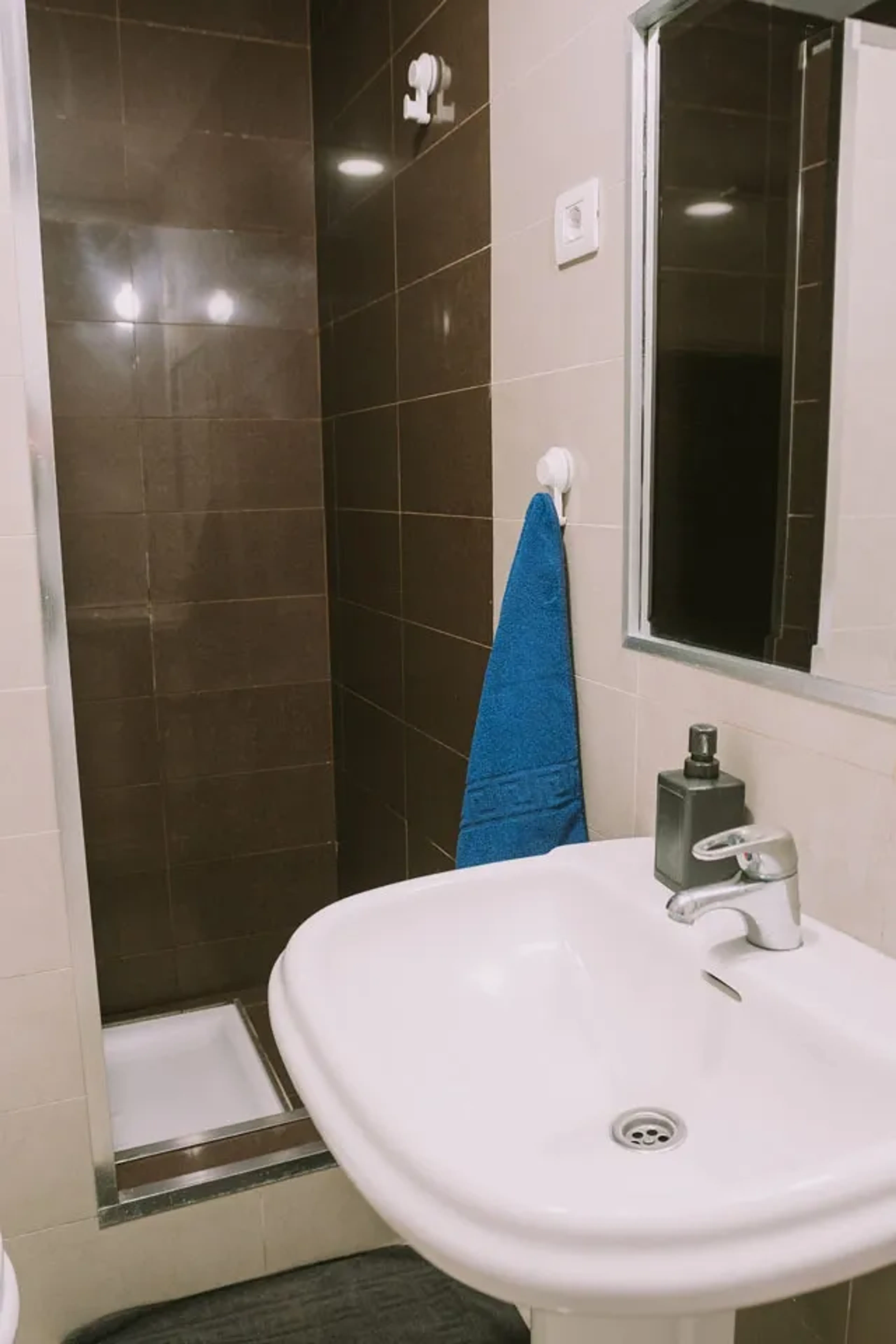 Innenliegendes Doppelzimmer mit Gemeinschaftsbad - 2