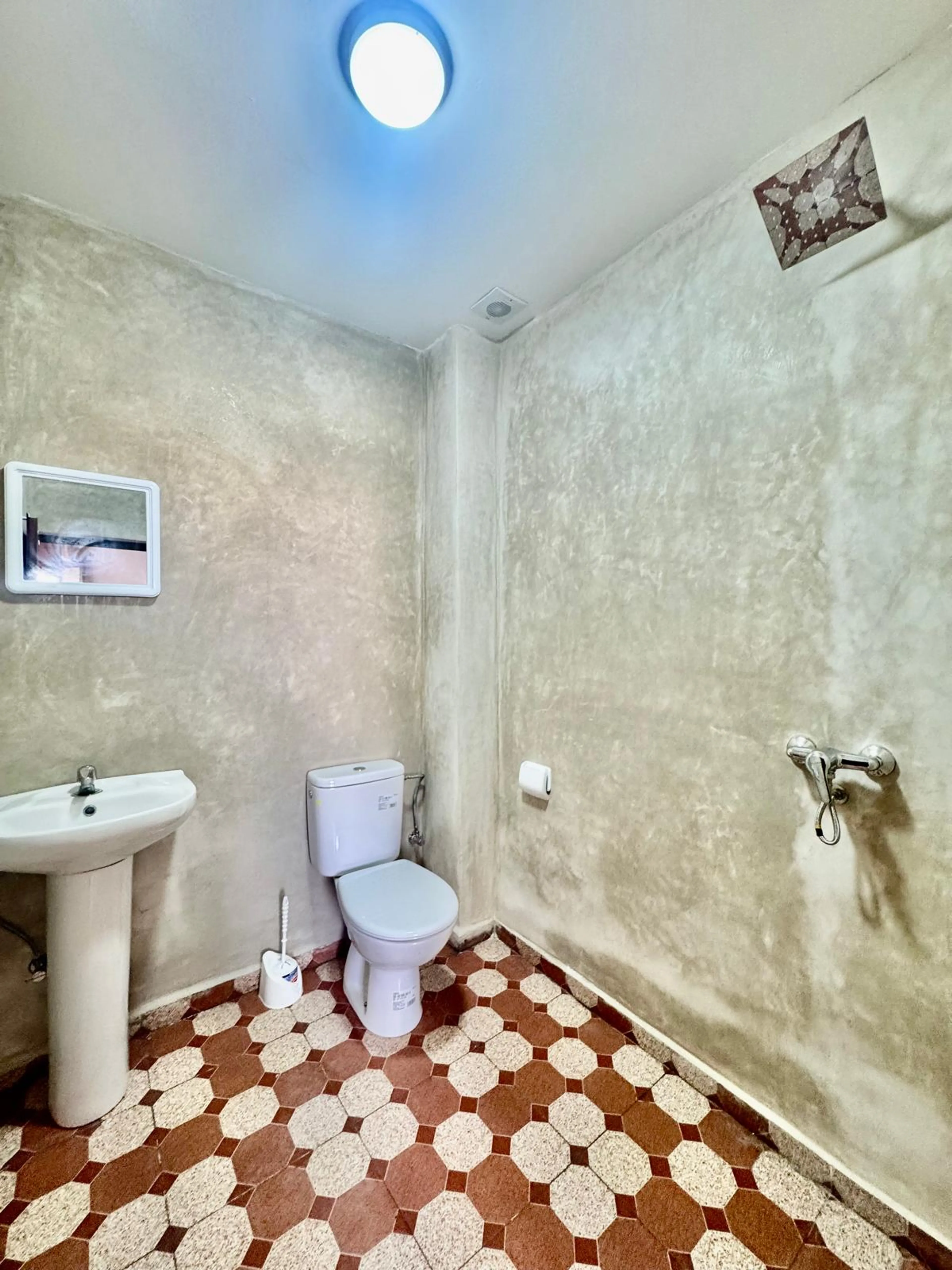Doppelzimmer mit eigenem Bad - 3
