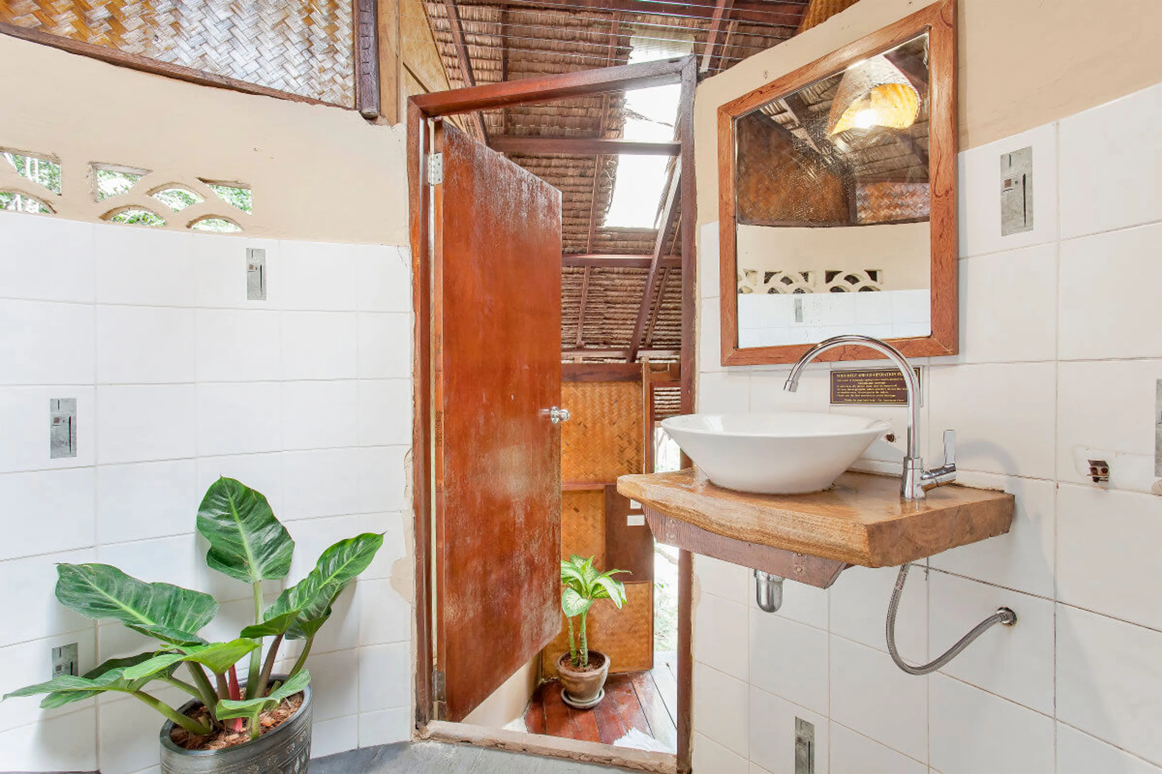 Hillside Superior Bungalow - 3