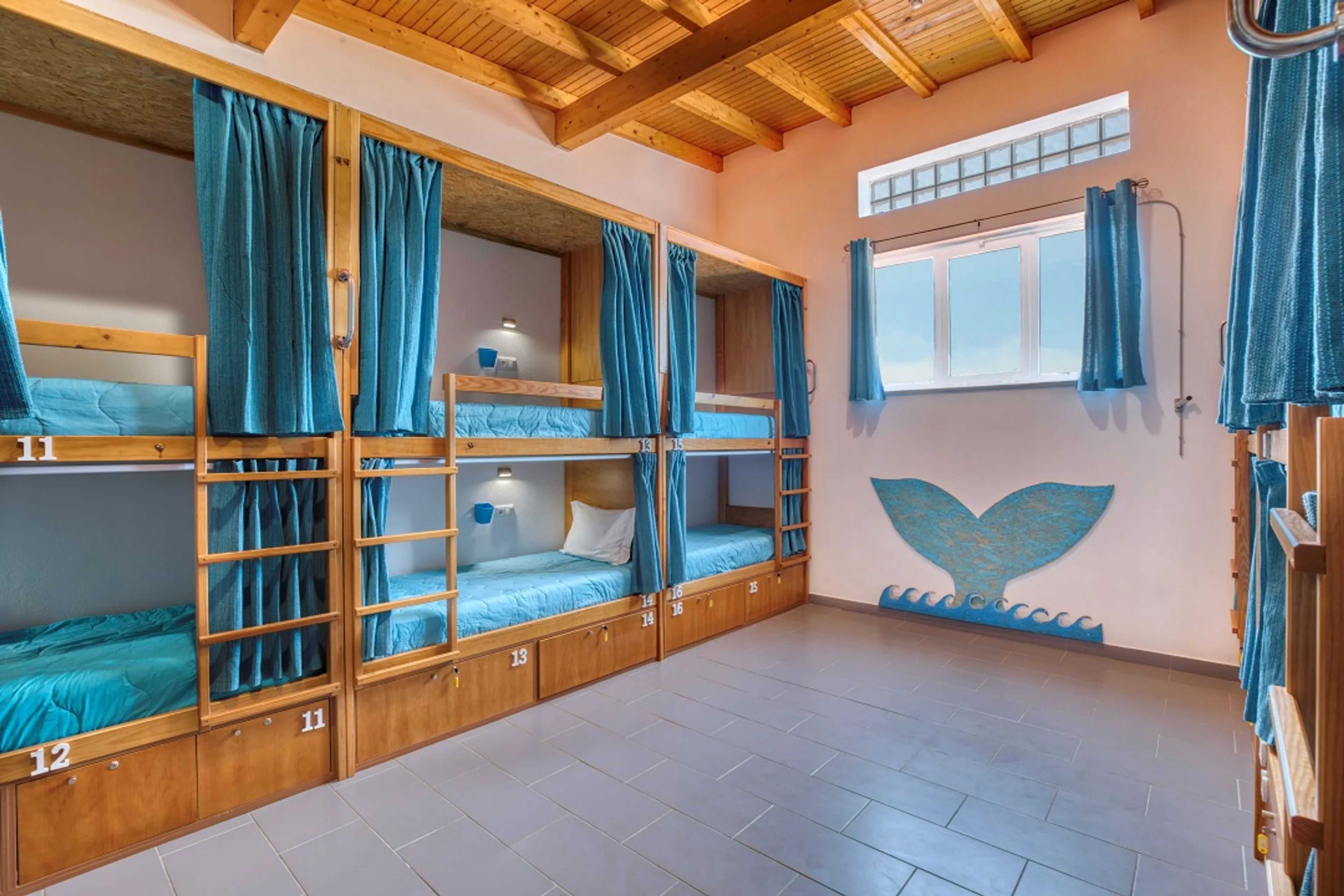 12-Bett-Schlafsaal - 1