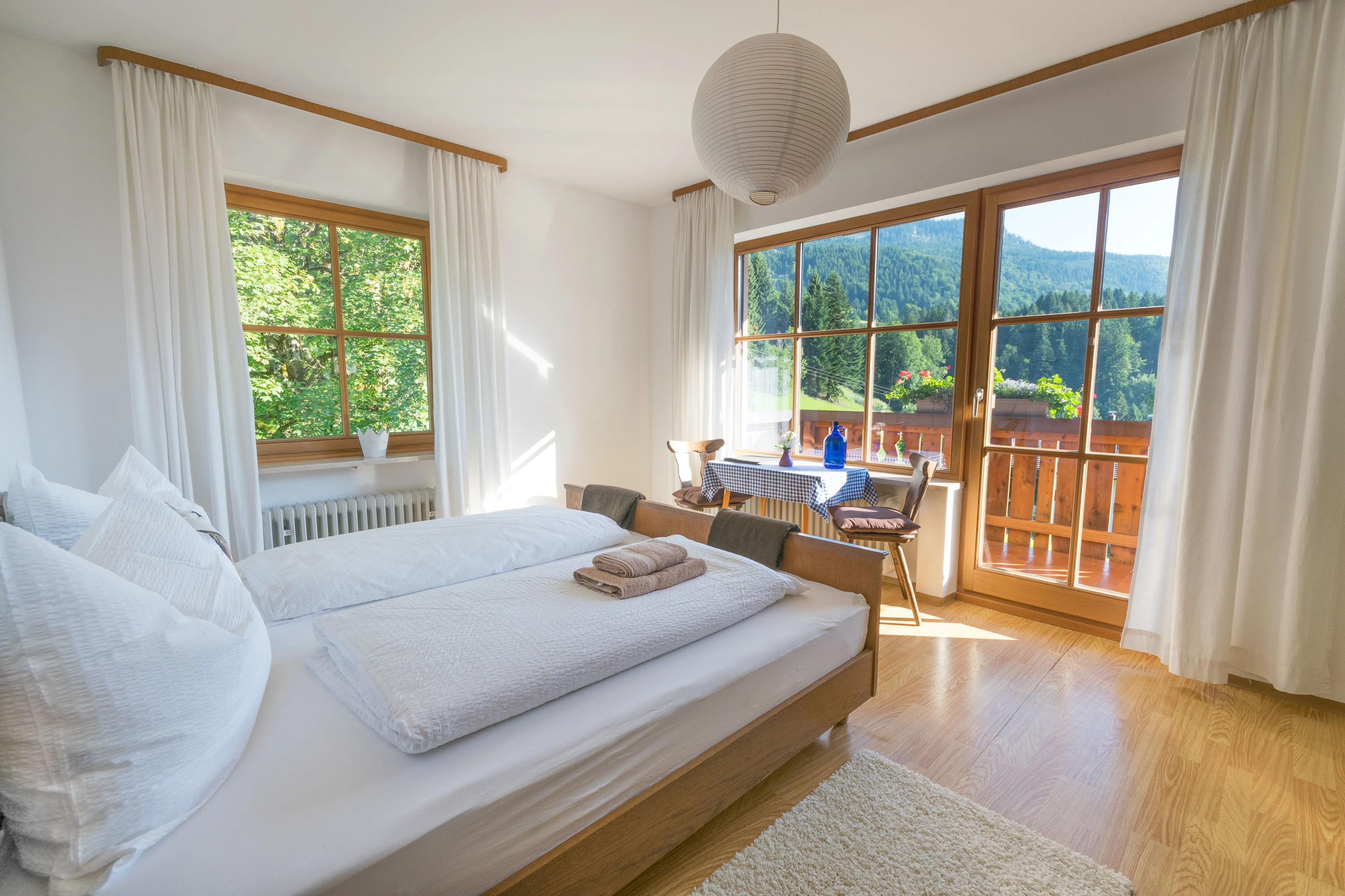 Doppelzimmer mit eigenem Bad und Balkon - 1