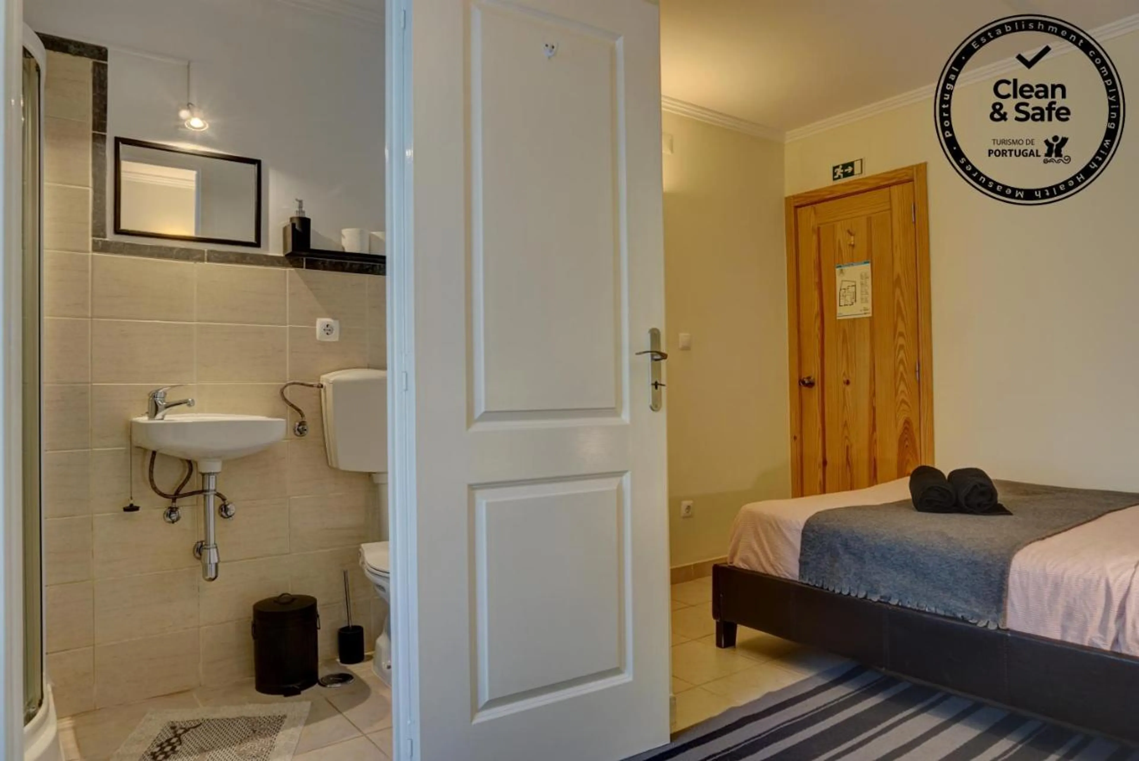Doppelzimmer mit privatem Bad - 8