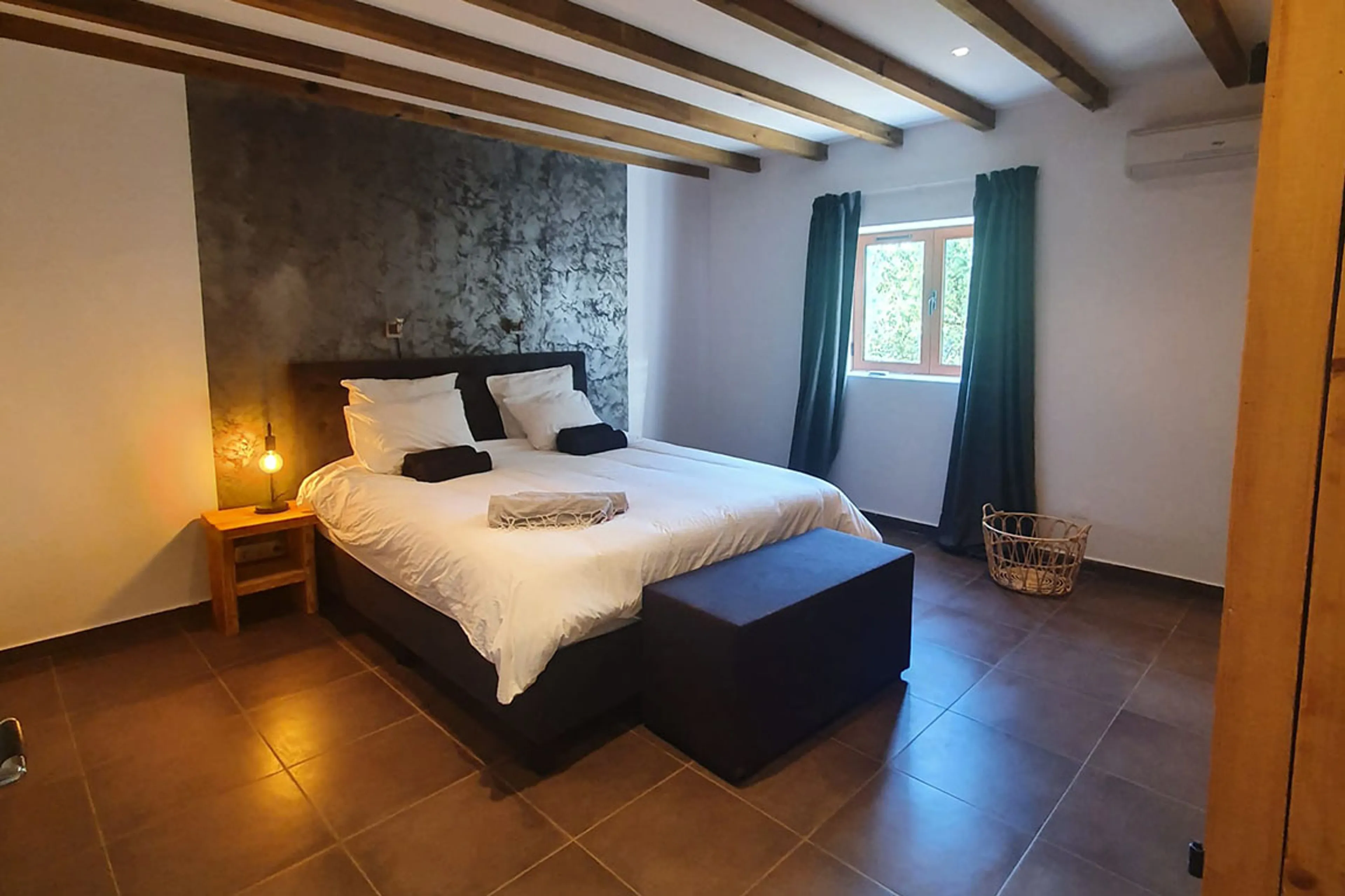 Privates Zimmer in der Villa mit eigenem Badezimmer - 1